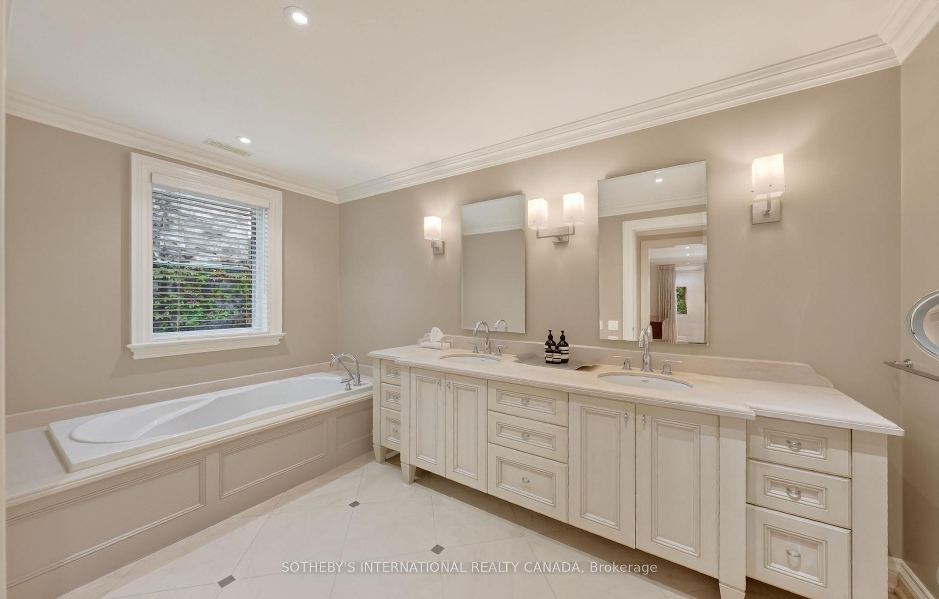 Photo 40 of 15 Alexandra Wood, Toronto, Bedford Park-Nortown — HOMEH