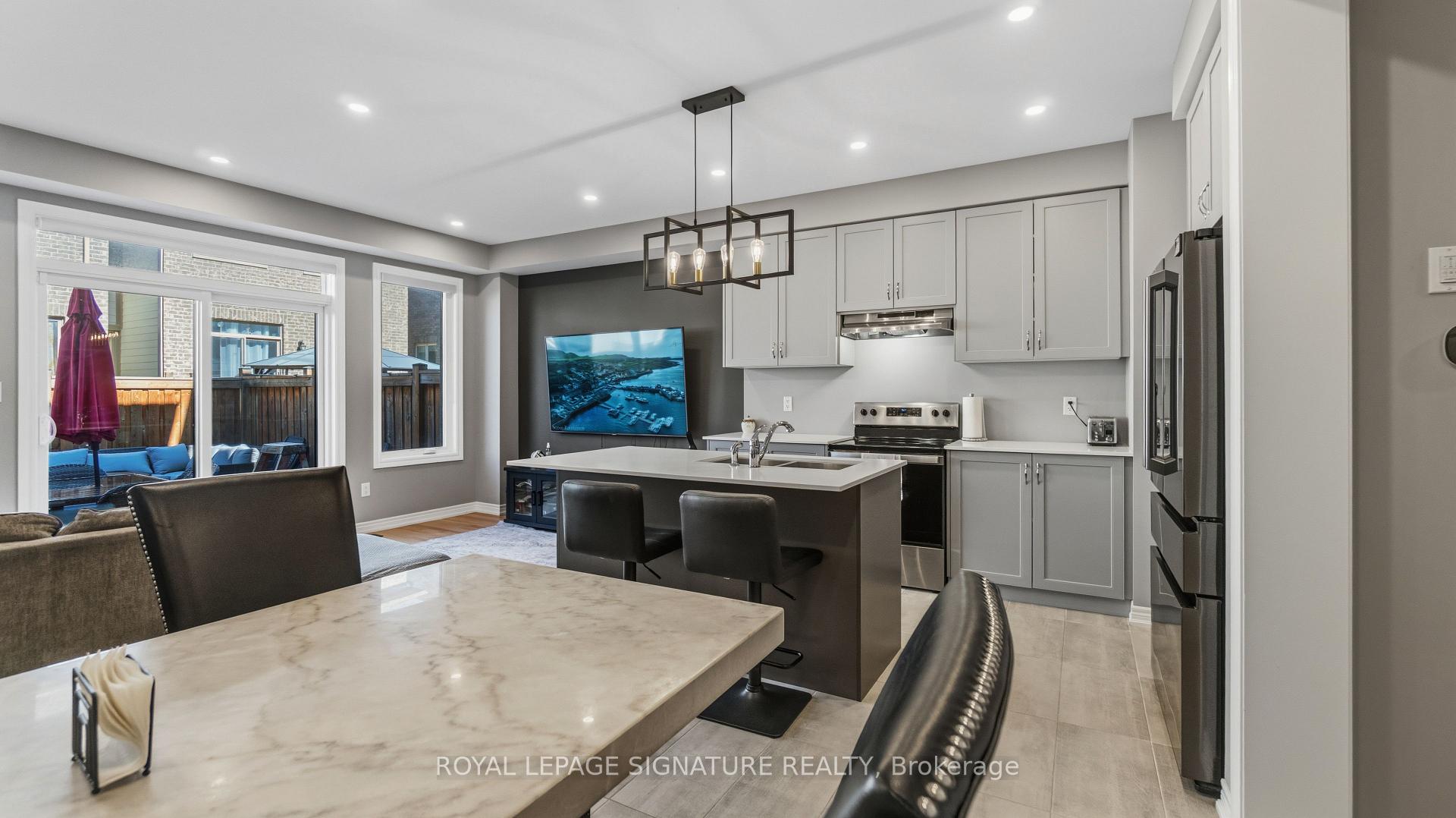 Photo 13 of 8 Angelfish Road, Brampton, Northwest Brampton — HOMEH