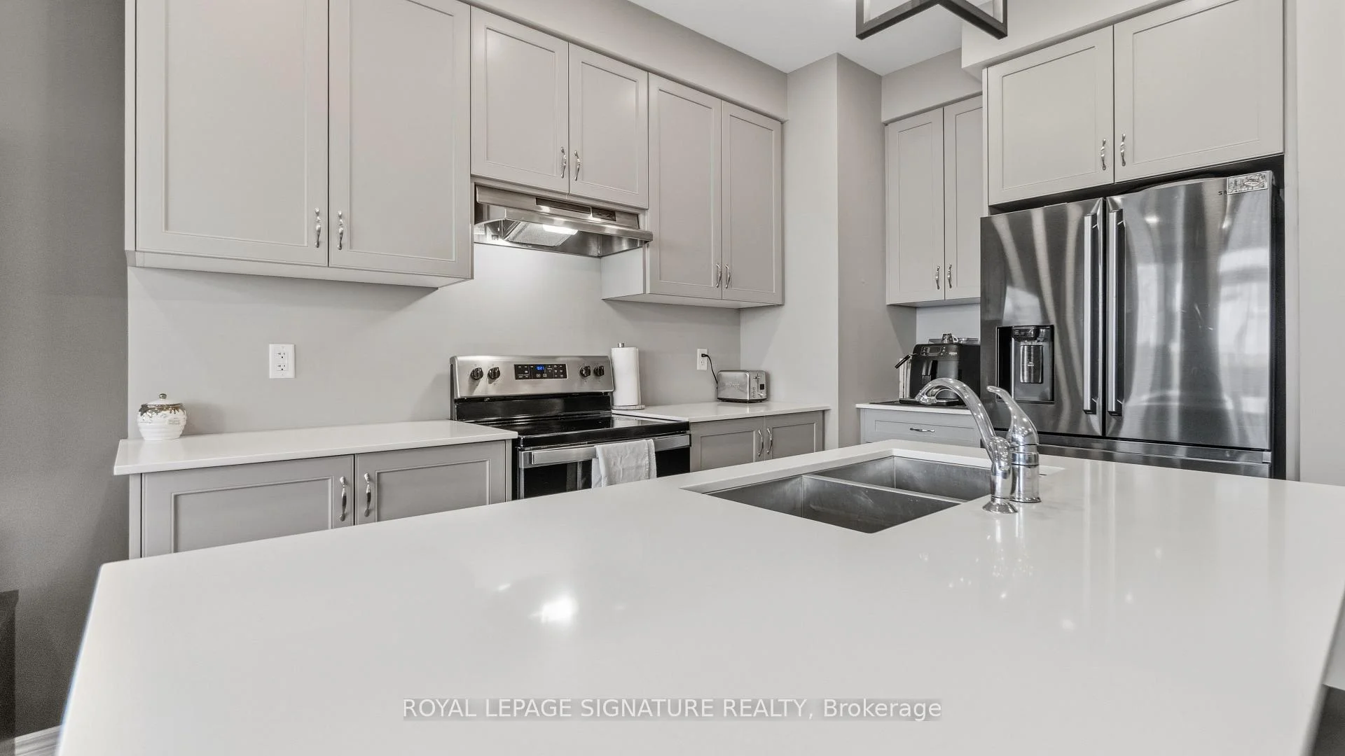 Photo 14 of 8 Angelfish Road, Brampton, Northwest Brampton — HOMEH