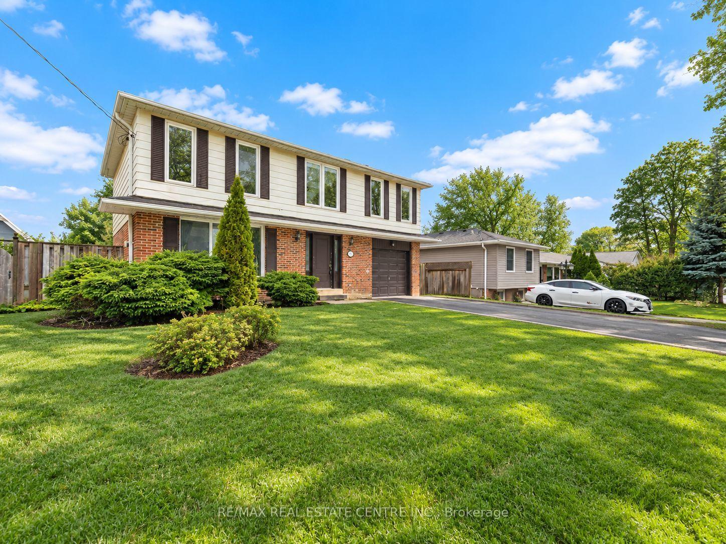 Photo 4 of Unit Upper Level, 112 Mountainview Road S, Halton Hills, Georgetown — HOMEH