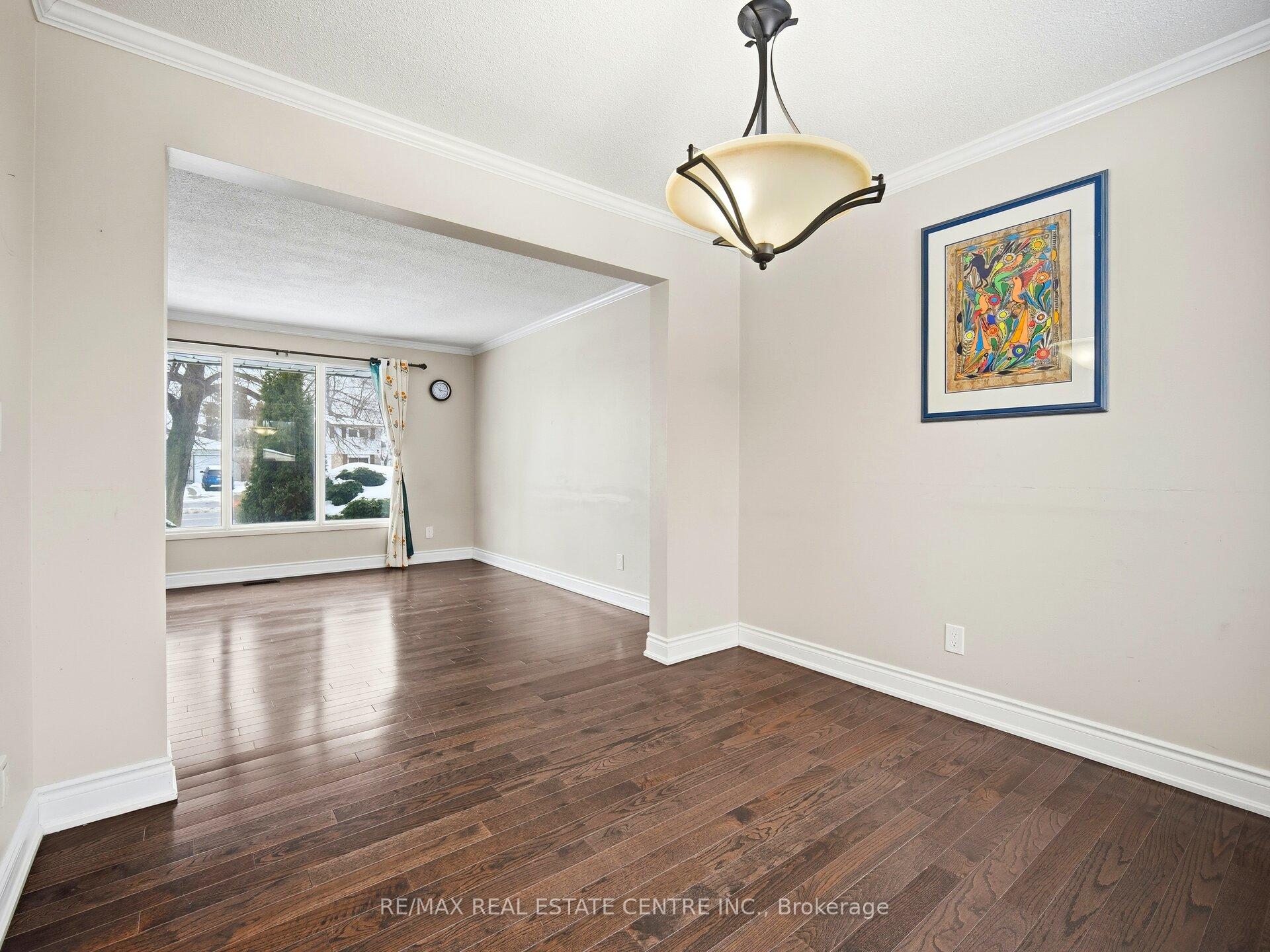 Photo 13 of Unit Upper Level, 112 Mountainview Road S, Halton Hills, Georgetown — HOMEH