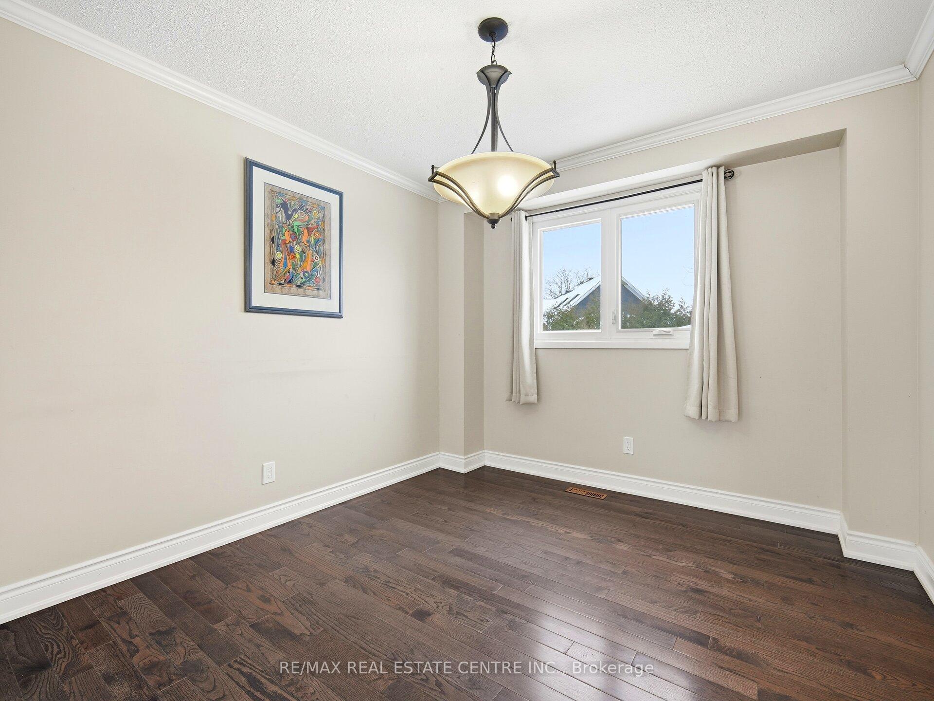 Photo 14 of Unit Upper Level, 112 Mountainview Road S, Halton Hills, Georgetown — HOMEH