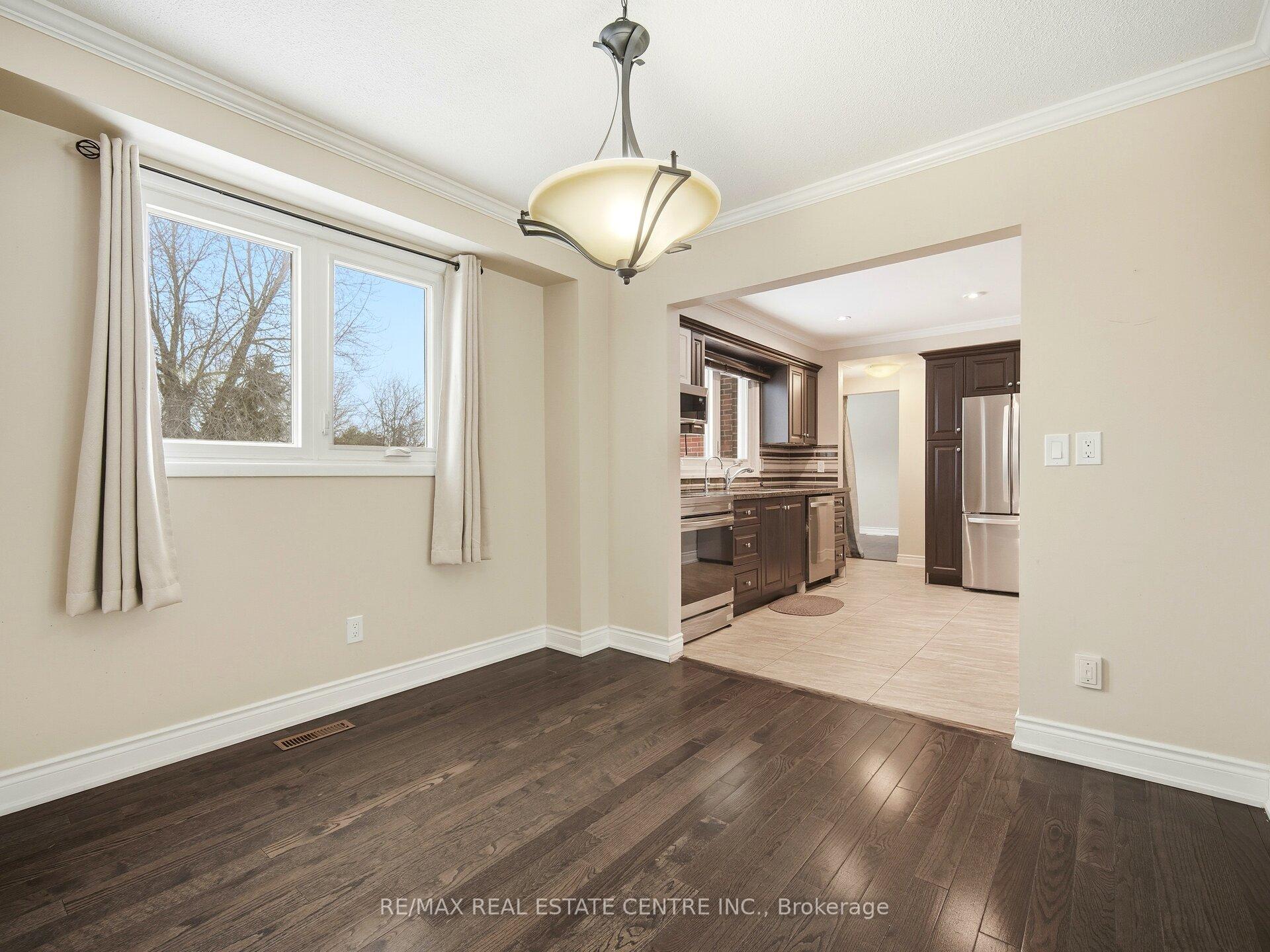 Photo 16 of Unit Upper Level, 112 Mountainview Road S, Halton Hills, Georgetown — HOMEH