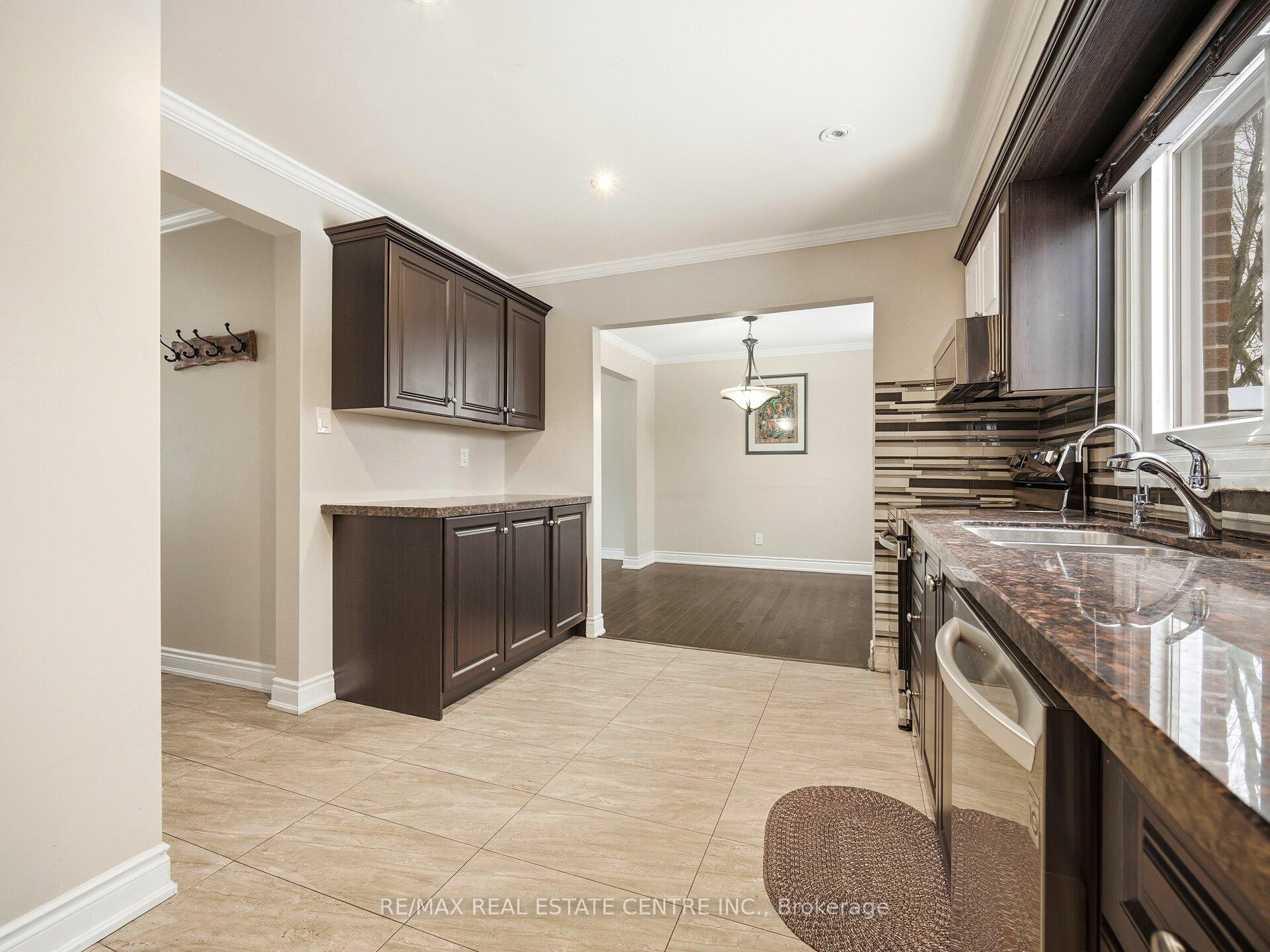 Photo 17 of Unit Upper Level, 112 Mountainview Road S, Halton Hills, Georgetown — HOMEH