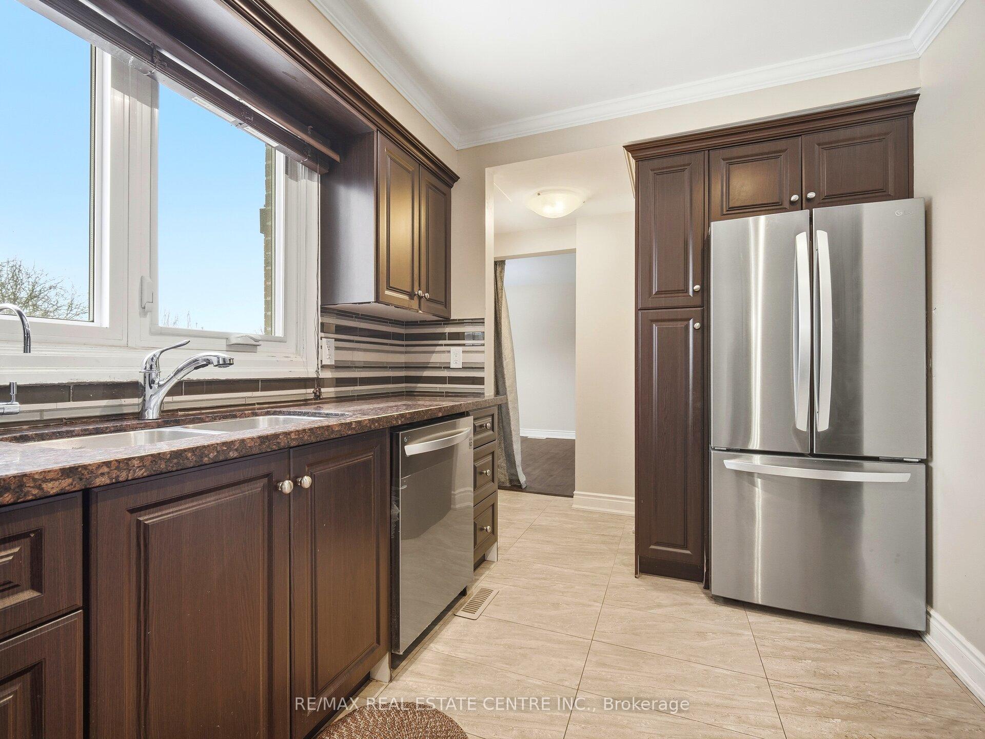 Photo 20 of Unit Upper Level, 112 Mountainview Road S, Halton Hills, Georgetown — HOMEH