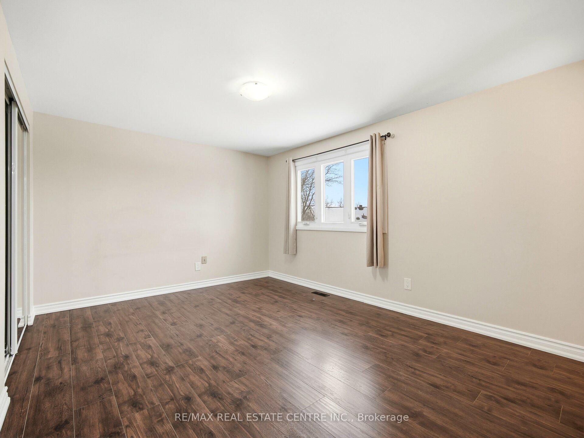 Photo 27 of Unit Upper Level, 112 Mountainview Road S, Halton Hills, Georgetown — HOMEH
