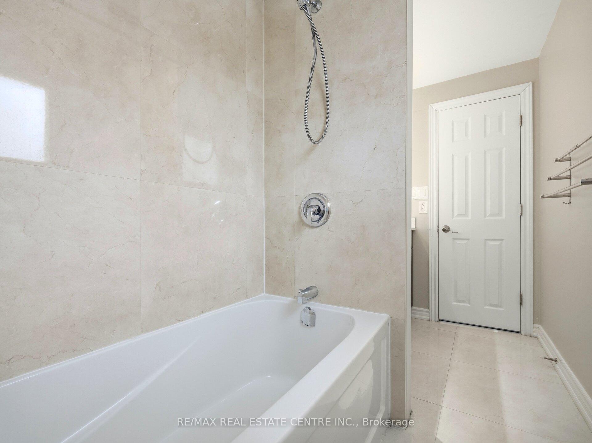 Photo 31 of Unit Upper Level, 112 Mountainview Road S, Halton Hills, Georgetown — HOMEH