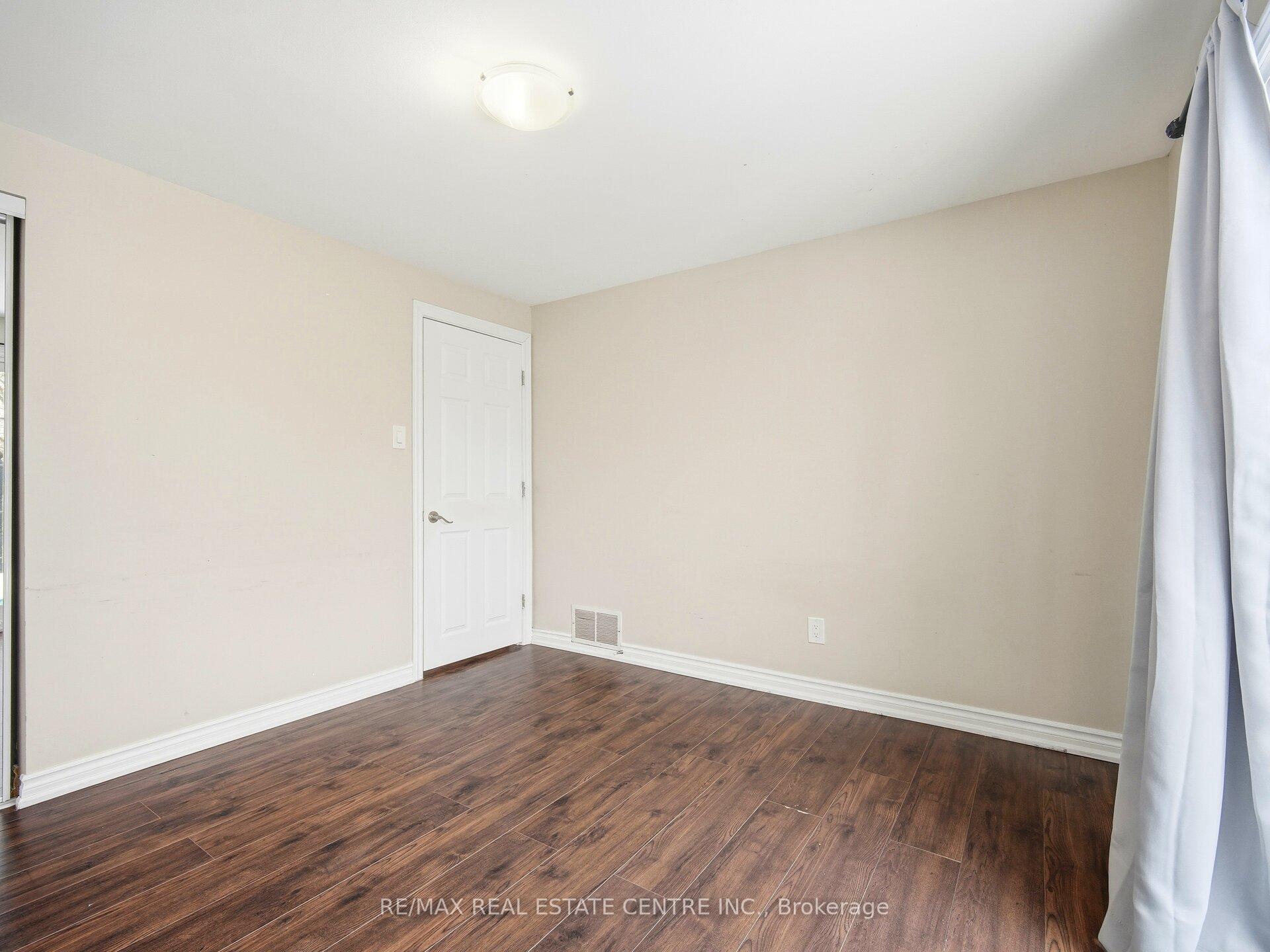 Photo 35 of Unit Upper Level, 112 Mountainview Road S, Halton Hills, Georgetown — HOMEH