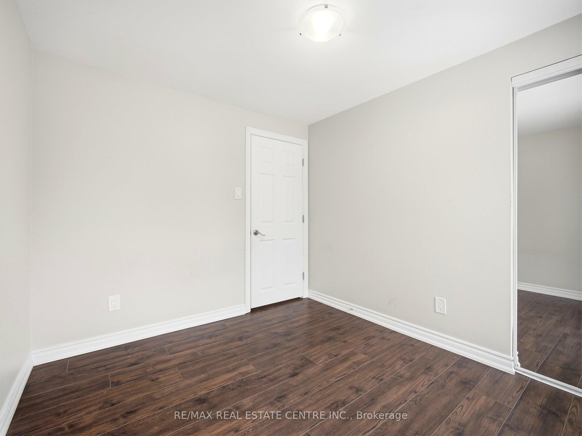 Photo 39 of Unit Upper Level, 112 Mountainview Road S, Halton Hills, Georgetown — HOMEH