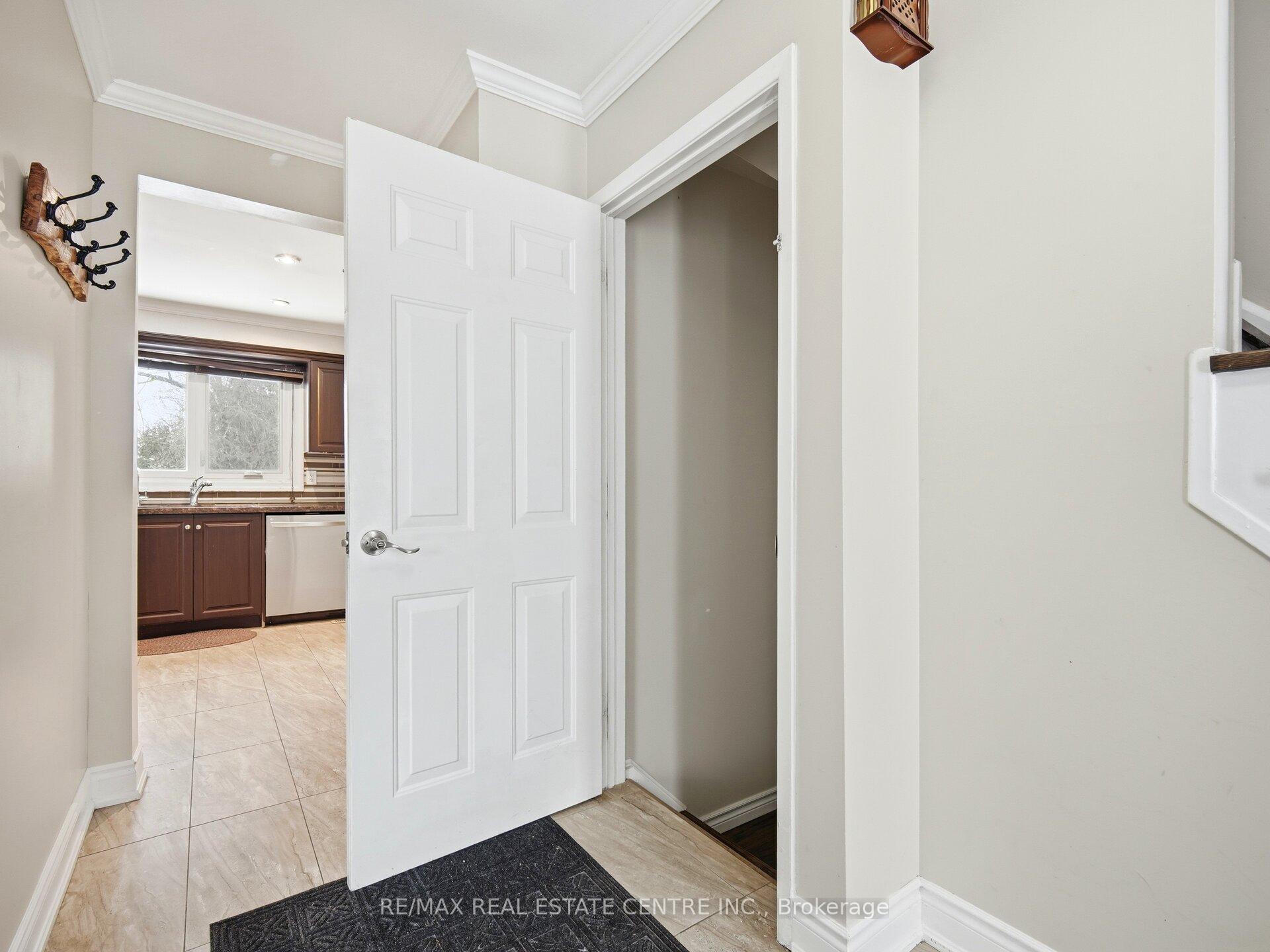 Photo 41 of Unit Upper Level, 112 Mountainview Road S, Halton Hills, Georgetown — HOMEH