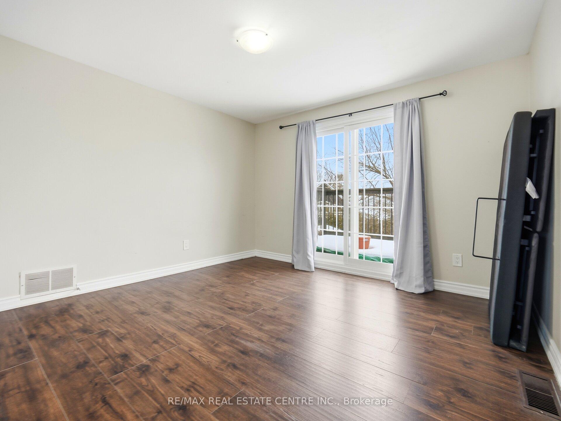 Photo 42 of Unit Upper Level, 112 Mountainview Road S, Halton Hills, Georgetown — HOMEH