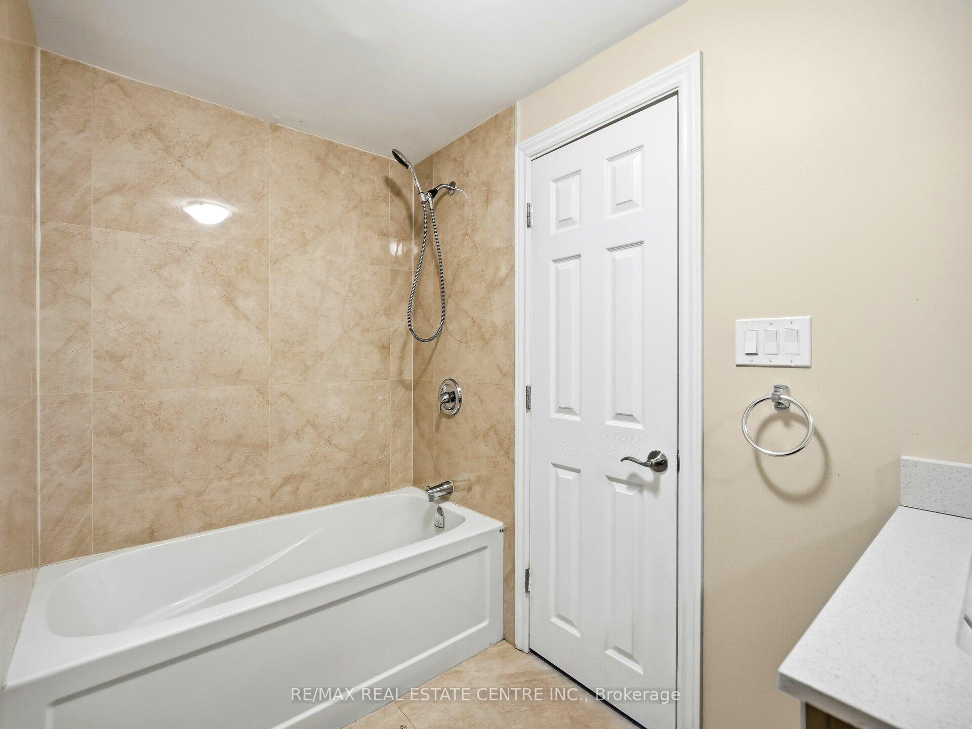 Photo 44 of Unit Upper Level, 112 Mountainview Road S, Halton Hills, Georgetown — HOMEH