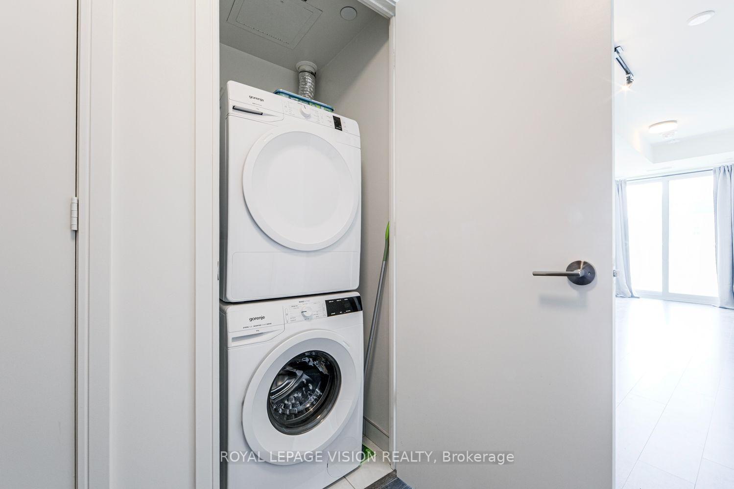 Photo 5 of Unit 1008, 425 Front Street E, Toronto, Waterfront Communities — HOMEH