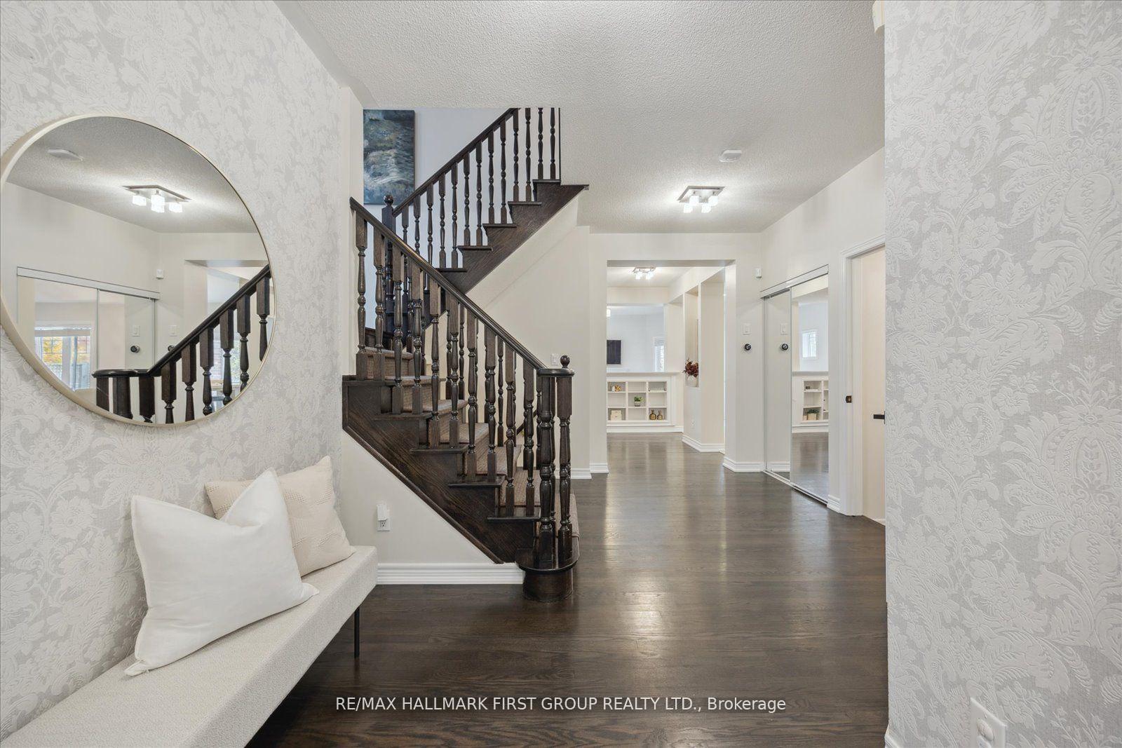 Photo 4 of 10 Duckfield Crescent, Ajax, South East — HOMEH