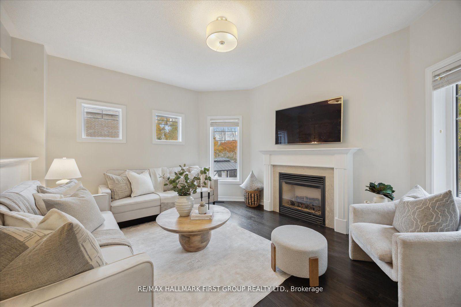 Photo 5 of 10 Duckfield Crescent, Ajax, South East — HOMEH