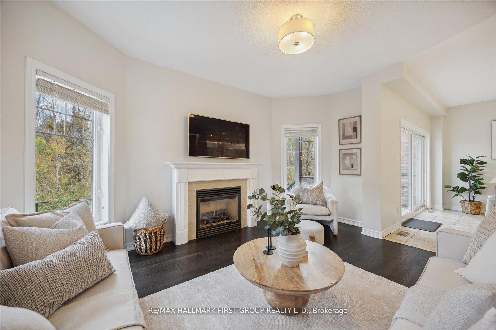 Photo 7 of 10 Duckfield Crescent, Ajax, South East — HOMEH