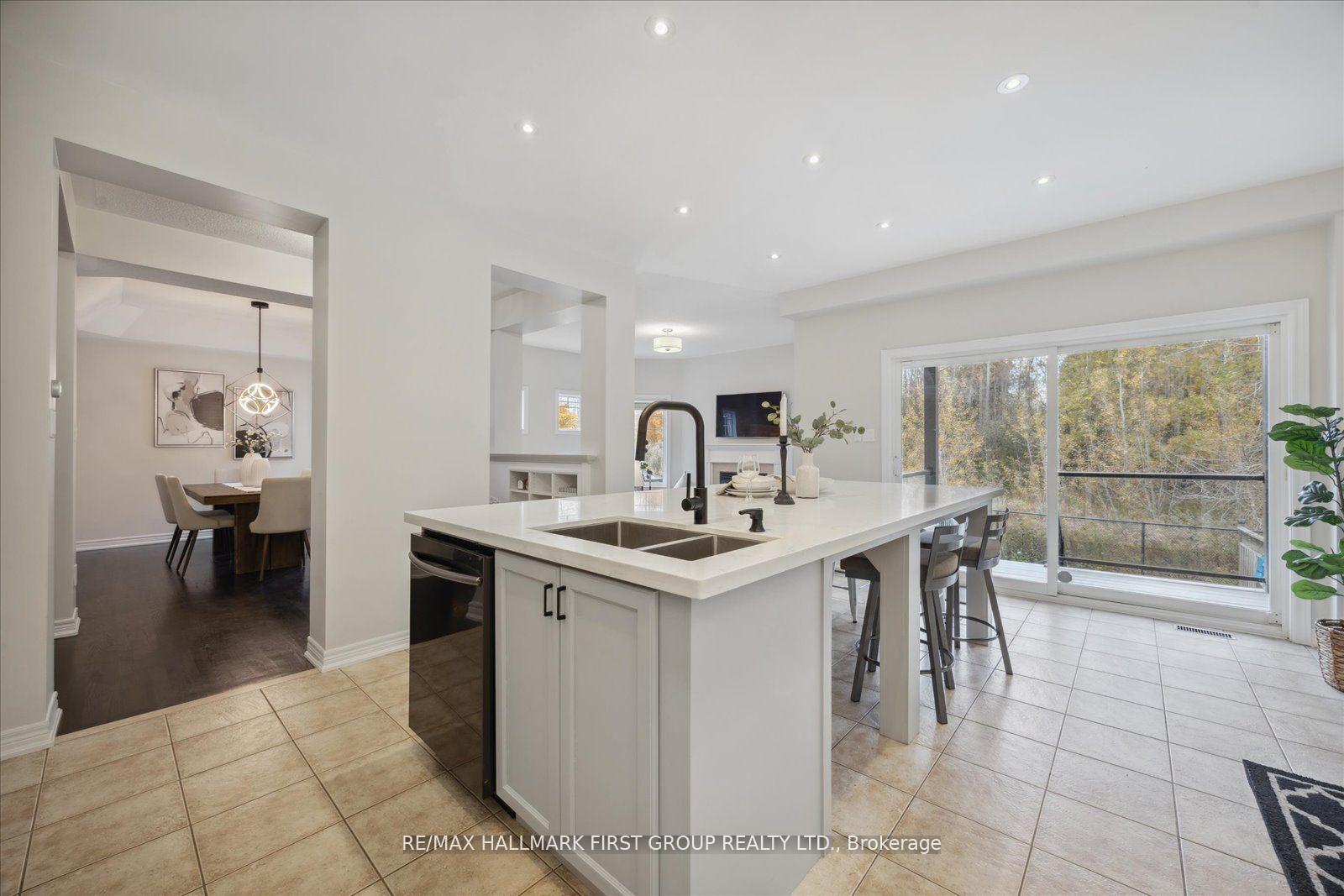 Photo 10 of 10 Duckfield Crescent, Ajax, South East — HOMEH