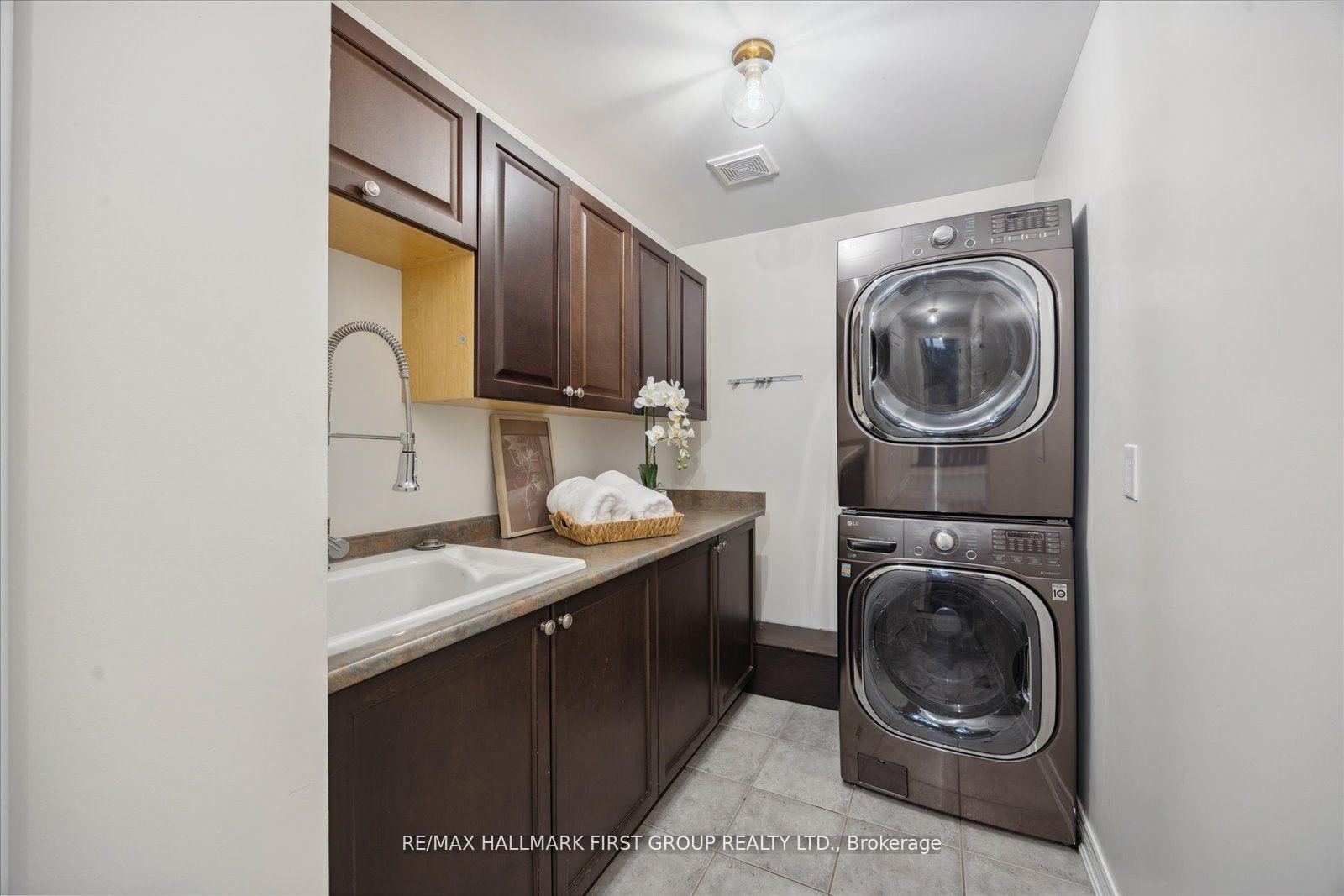 Photo 15 of 10 Duckfield Crescent, Ajax, South East — HOMEH