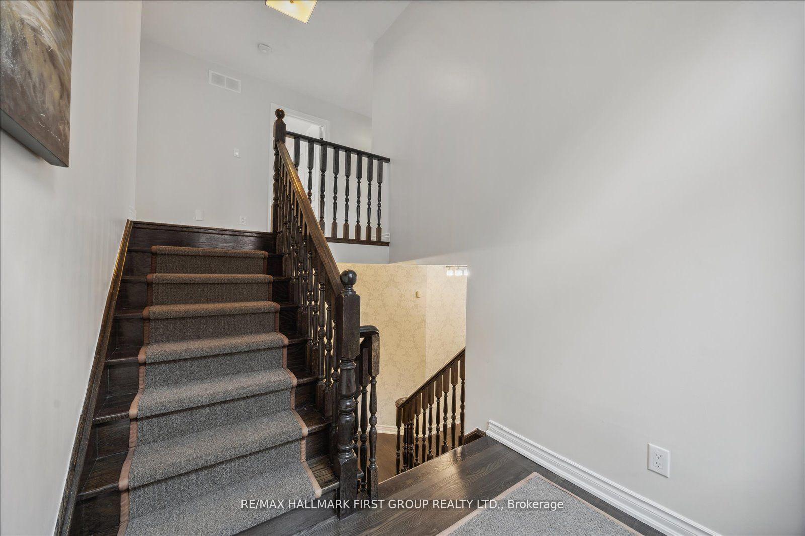 Photo 16 of 10 Duckfield Crescent, Ajax, South East — HOMEH