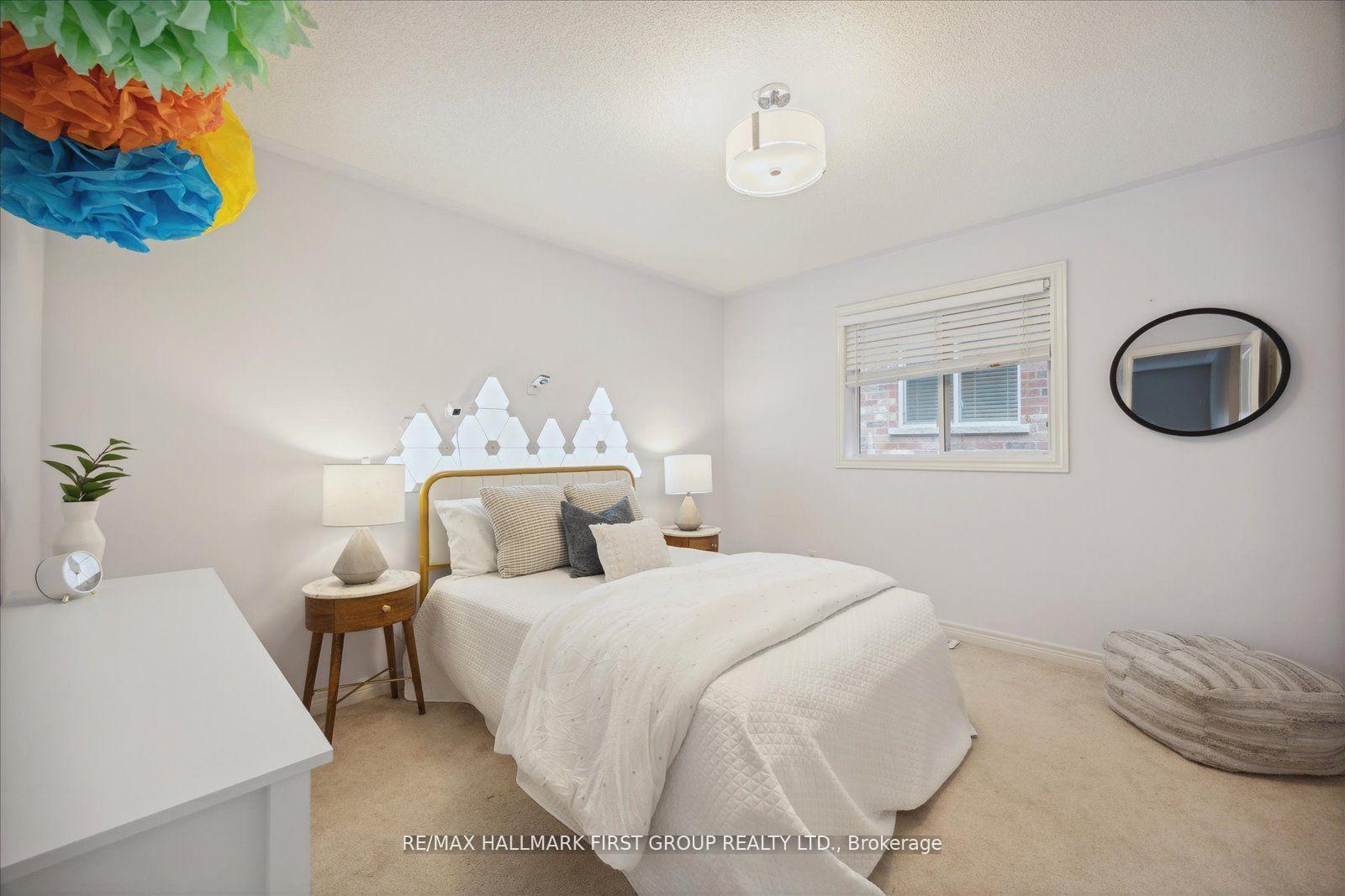 Photo 24 of 10 Duckfield Crescent, Ajax, South East — HOMEH