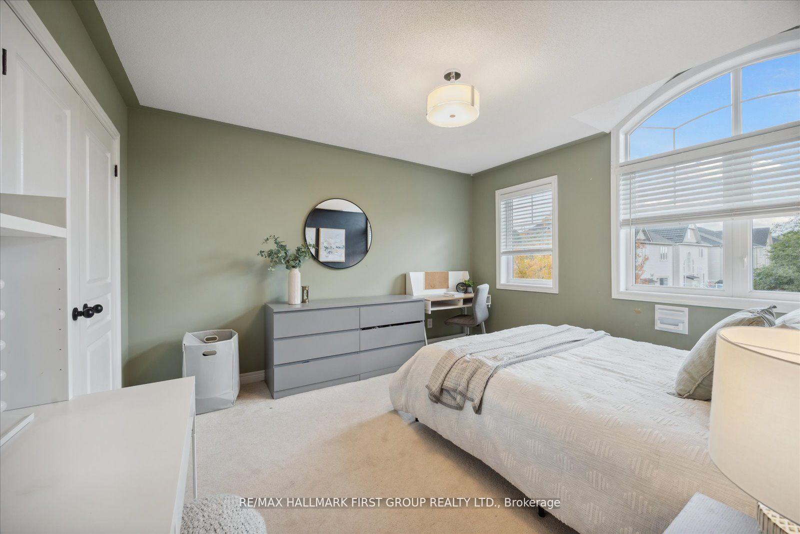 Photo 29 of 10 Duckfield Crescent, Ajax, South East — HOMEH