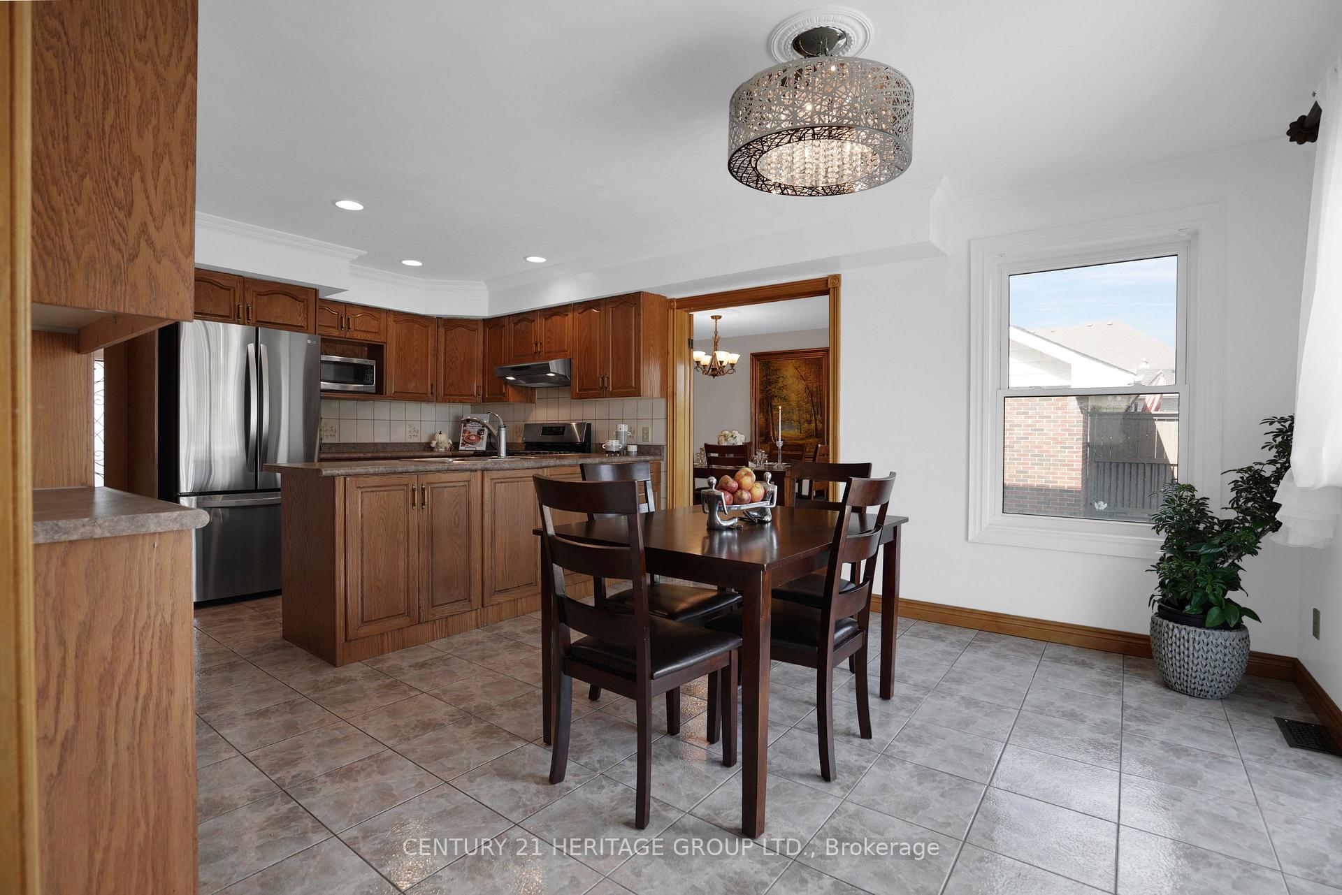 Photo 16 of 357 Powell Road S, Whitby, Blue Grass Meadows — HOMEH
