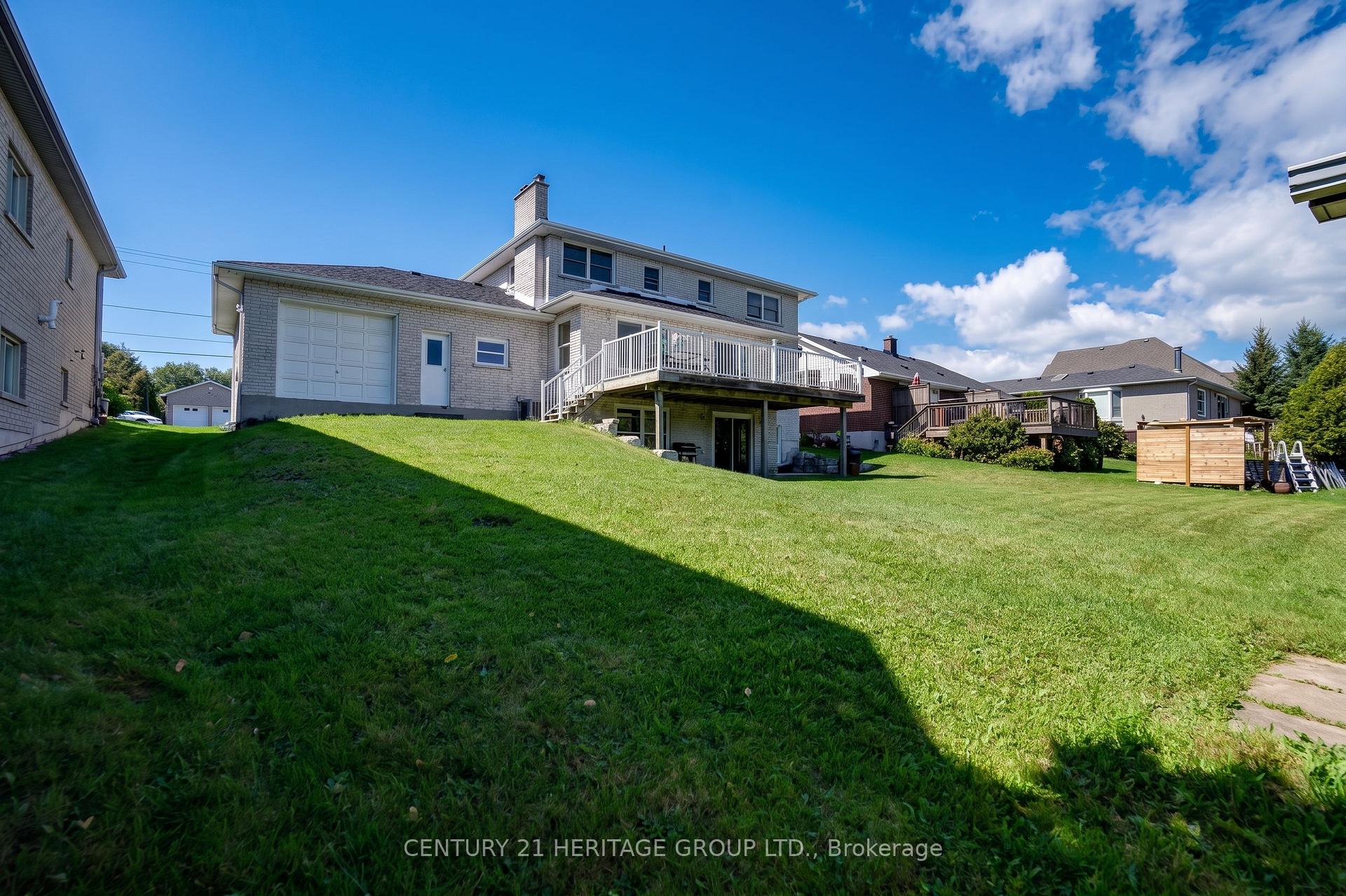 Photo 43 of 357 Powell Road S, Whitby, Blue Grass Meadows — HOMEH