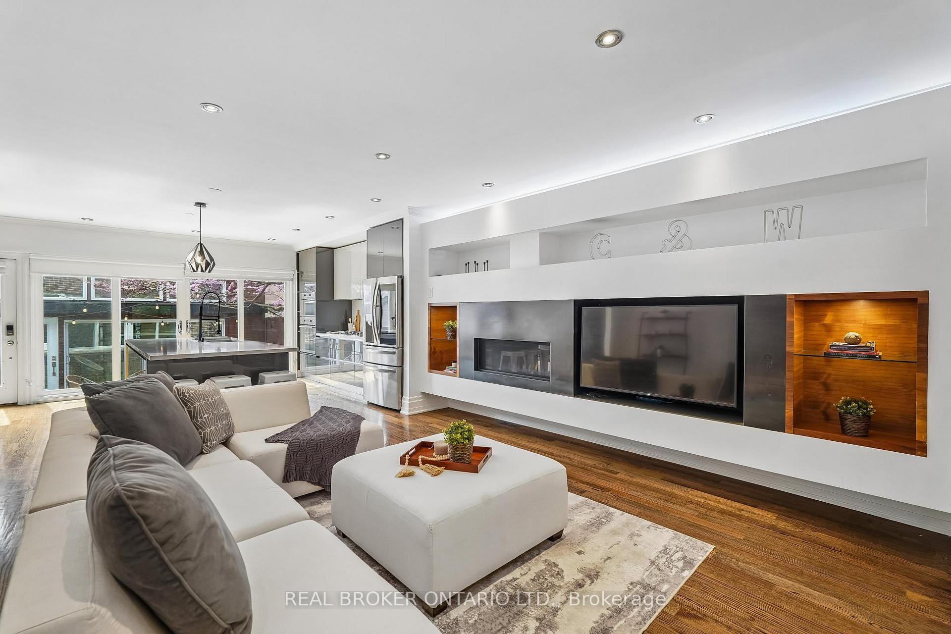 Photo 9 of 20 Brookmount Road, Toronto, The Beaches — HOMEH
