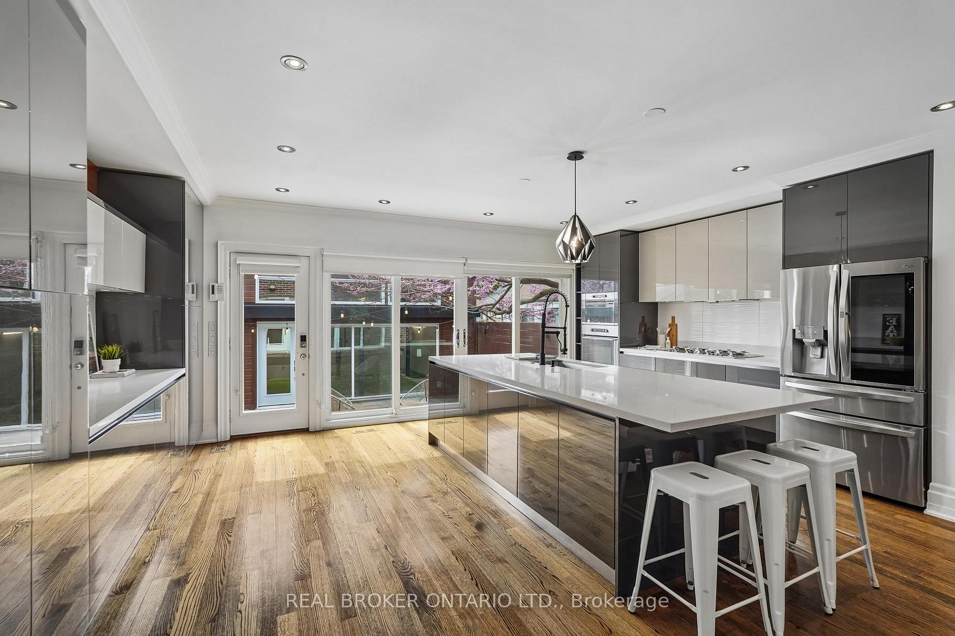 Photo 10 of 20 Brookmount Road, Toronto, The Beaches — HOMEH