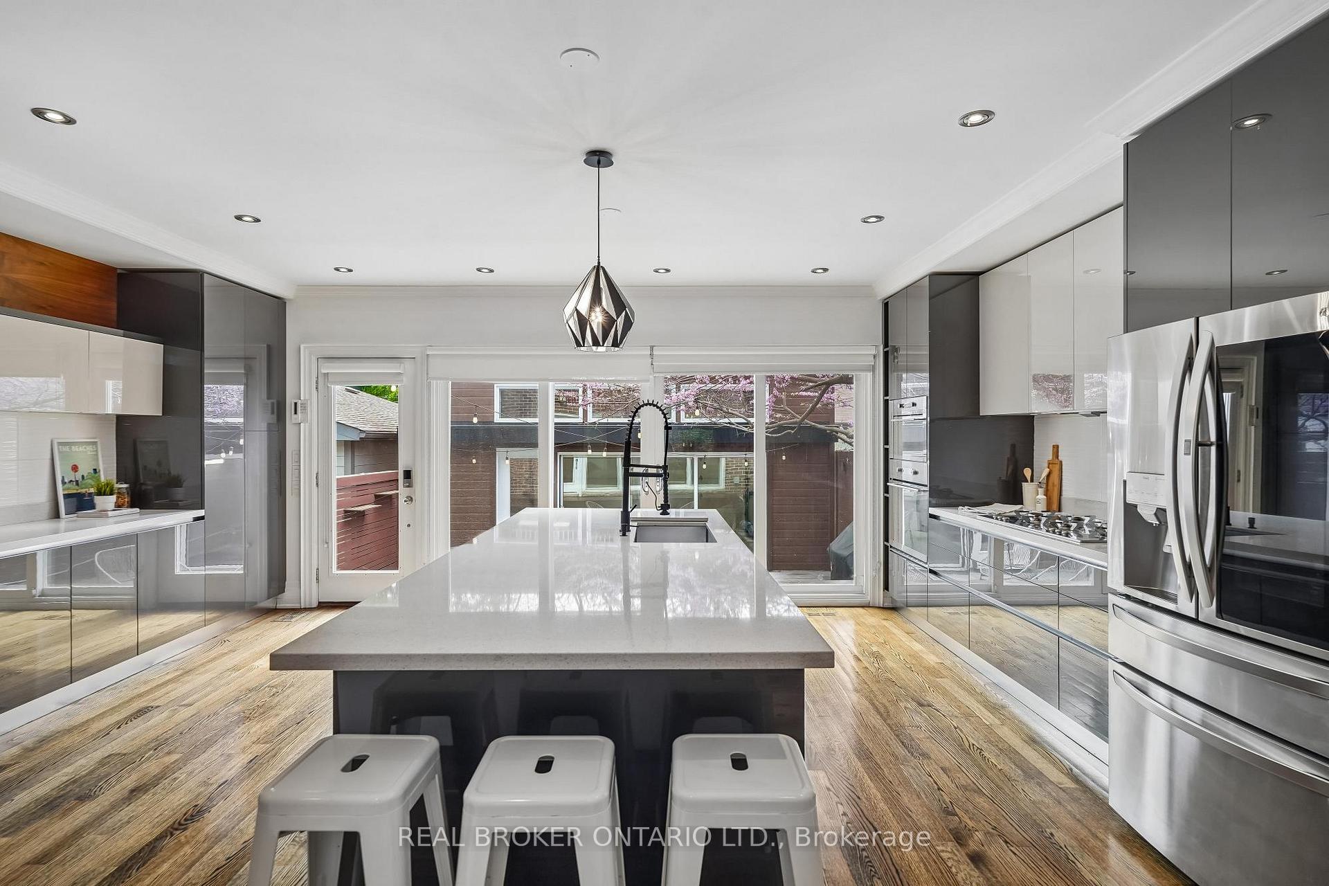 Photo 11 of 20 Brookmount Road, Toronto, The Beaches — HOMEH
