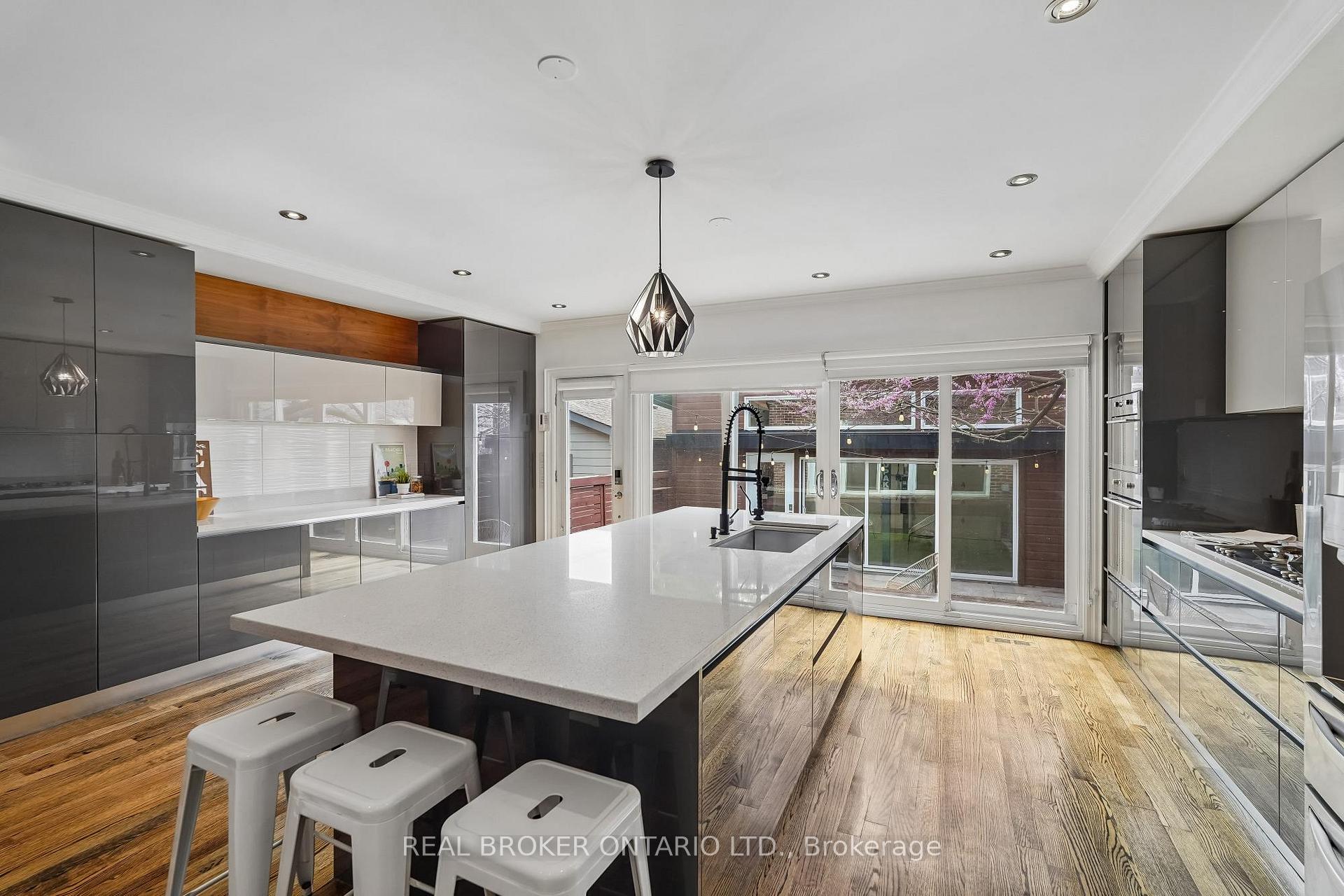 Photo 12 of 20 Brookmount Road, Toronto, The Beaches — HOMEH