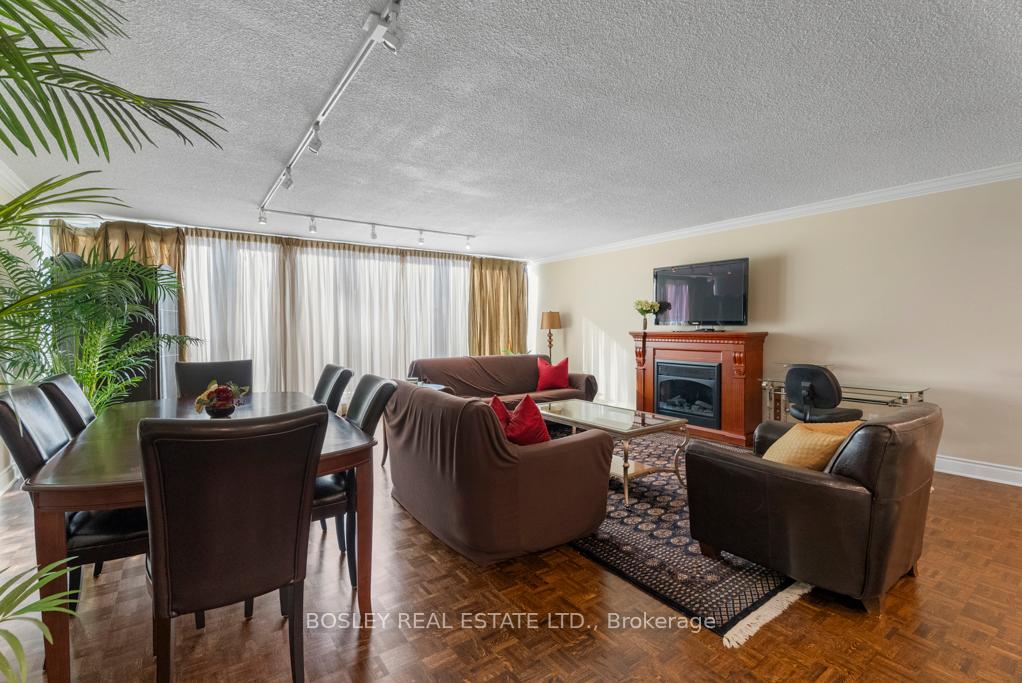 Photo 6 of Unit 403, 30 Wellington Street E, Toronto, Church-Yonge Corridor — HOMEH