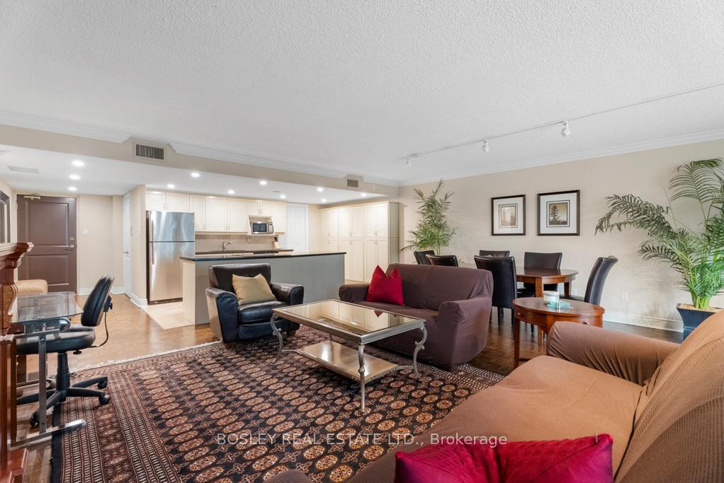 Photo 7 of Unit 403, 30 Wellington Street E, Toronto, Church-Yonge Corridor — HOMEH