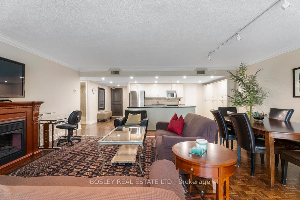 Photo 8 of Unit 403, 30 Wellington Street E, Toronto, Church-Yonge Corridor — HOMEH