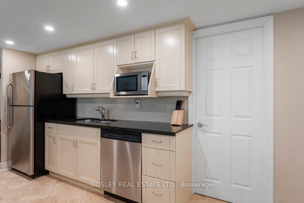 Photo 10 of Unit 403, 30 Wellington Street E, Toronto, Church-Yonge Corridor — HOMEH