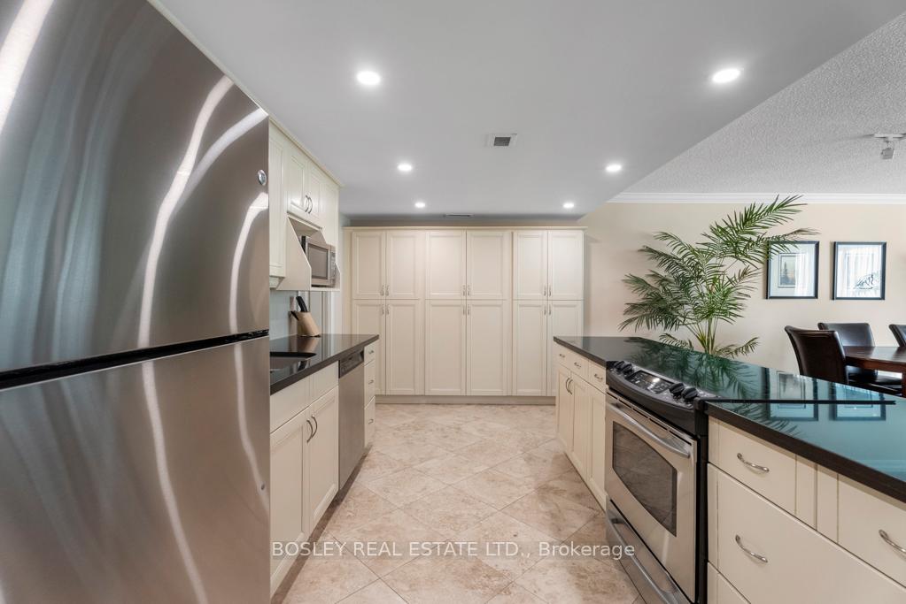 Photo 13 of Unit 403, 30 Wellington Street E, Toronto, Church-Yonge Corridor — HOMEH