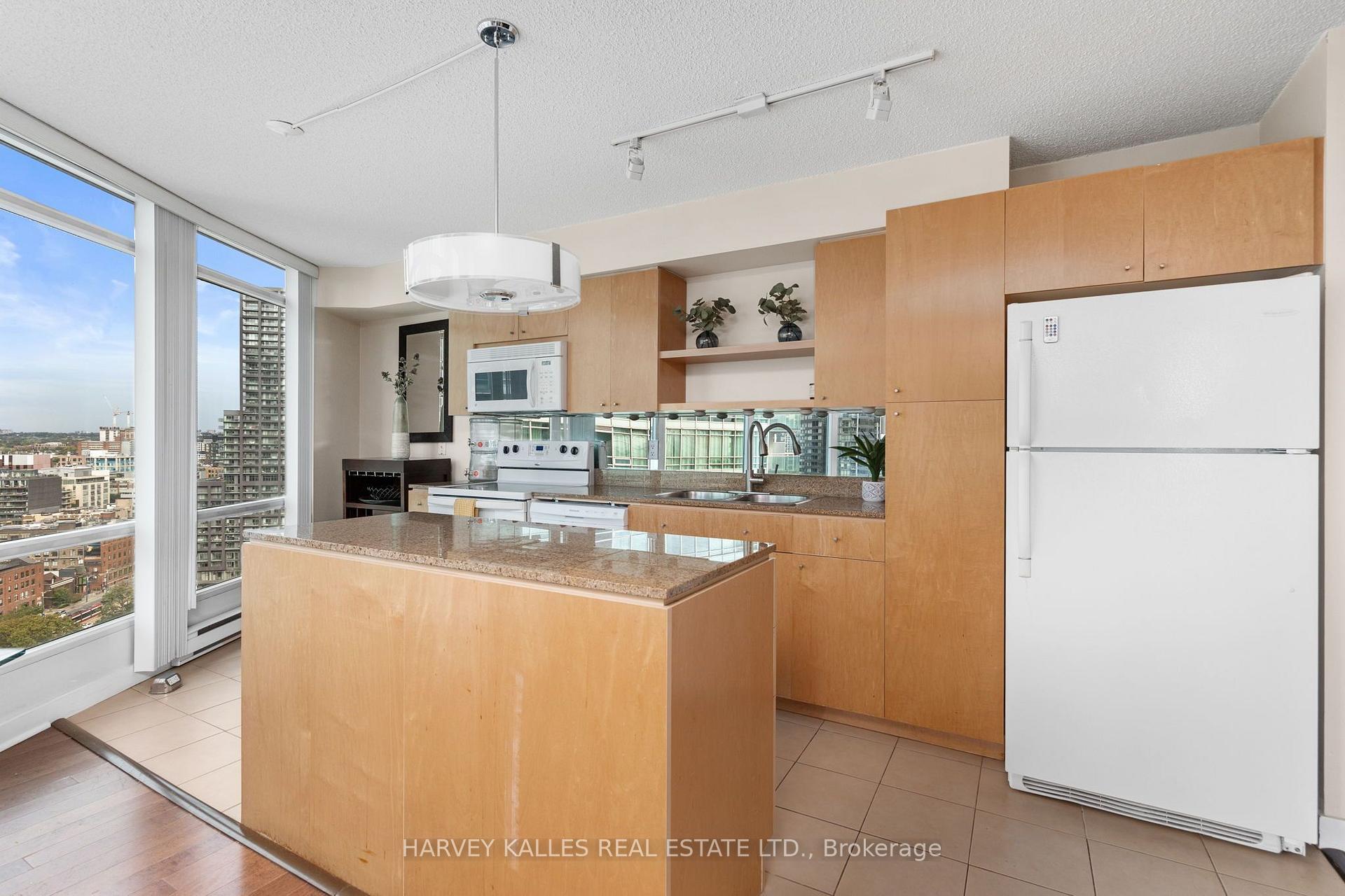 Photo 11 of Unit 2803, 373 Front Street W, Toronto, Waterfront Communities — HOMEH