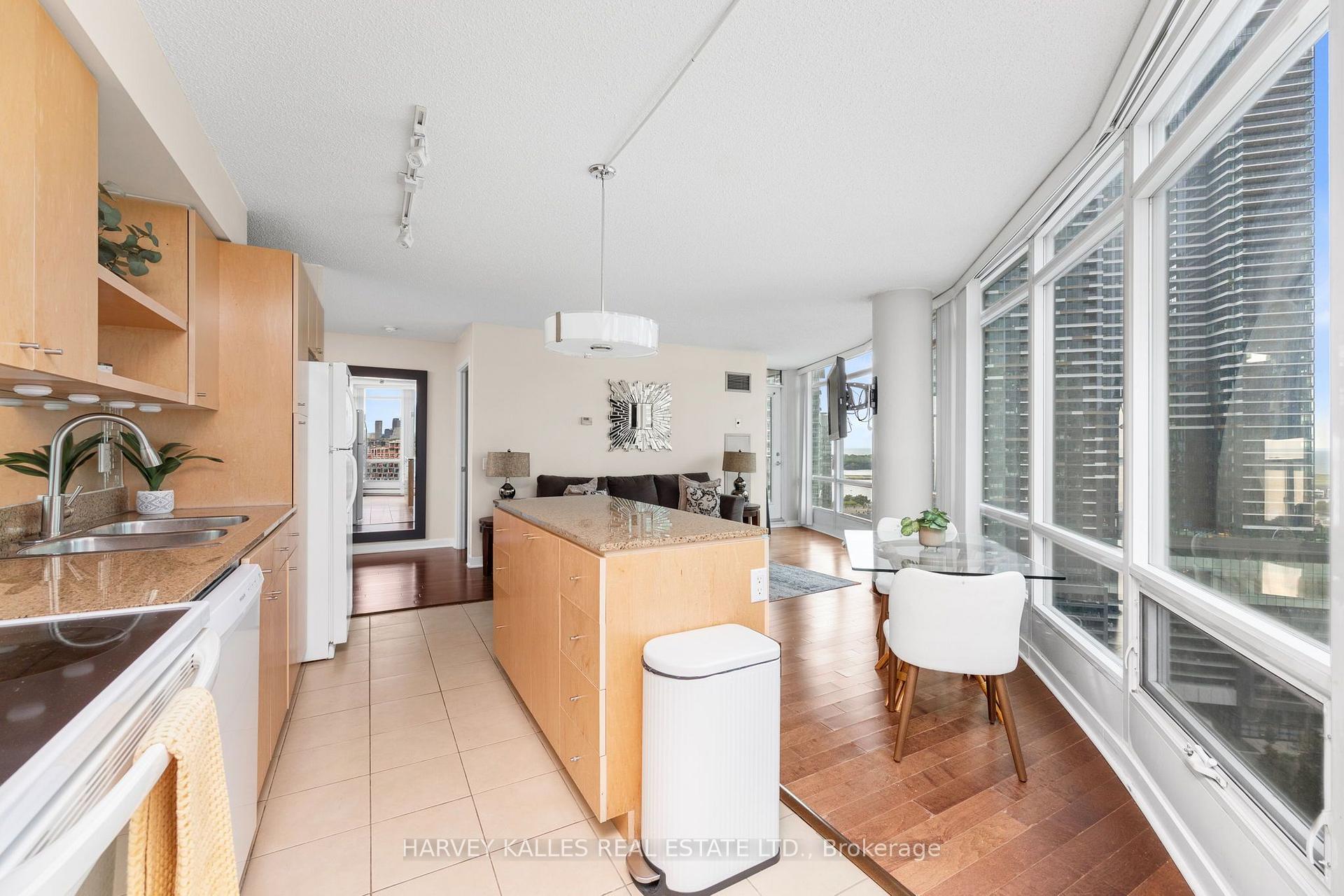 Photo 15 of Unit 2803, 373 Front Street W, Toronto, Waterfront Communities — HOMEH