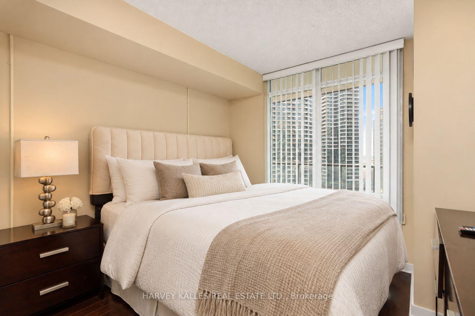 Photo 33 of Unit 2803, 373 Front Street W, Toronto, Waterfront Communities — HOMEH