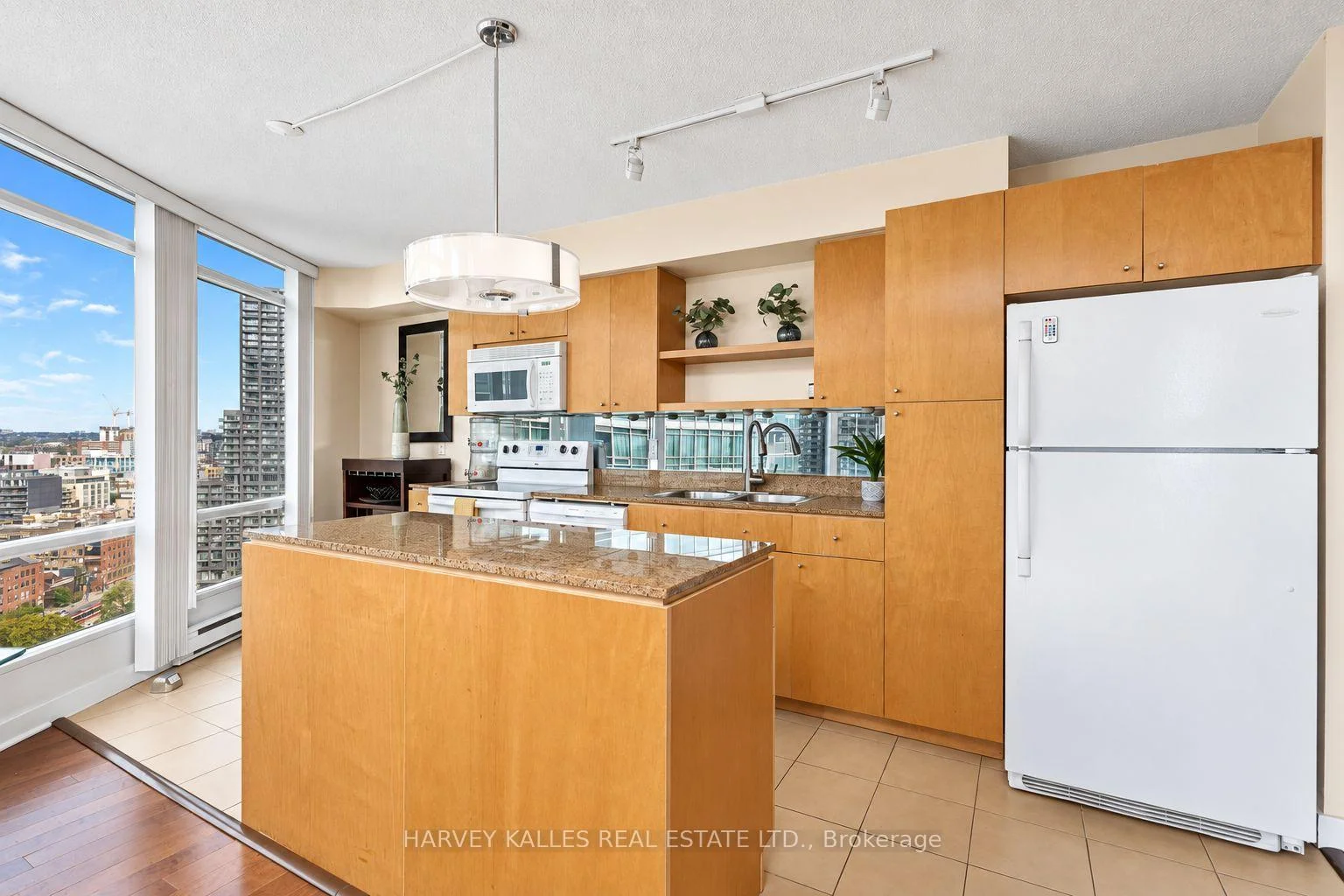 Photo 18 of Unit 2803, 373 Front Street W, Toronto, Waterfront Communities — HOMEH
