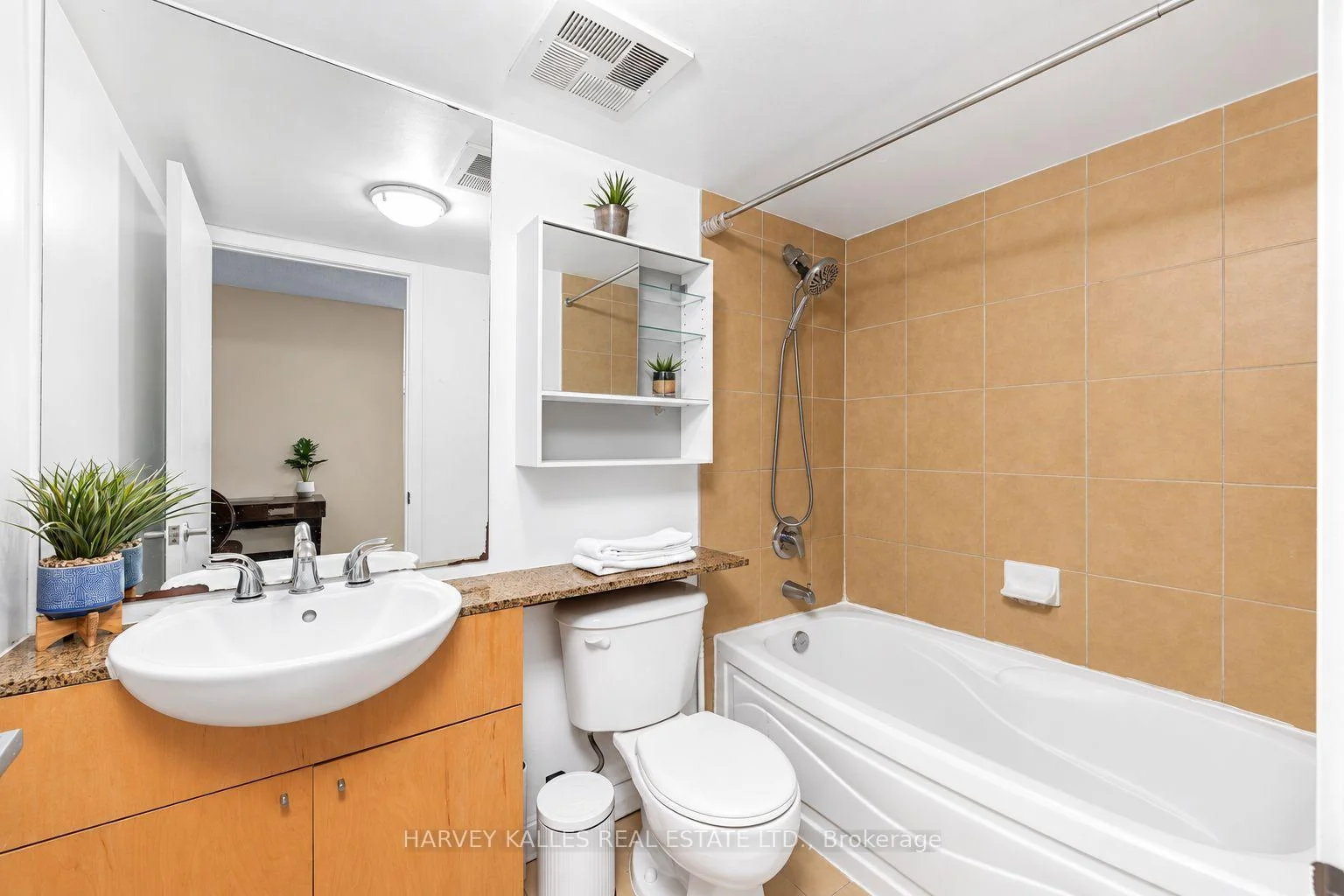 Photo 24 of Unit 2803, 373 Front Street W, Toronto, Waterfront Communities — HOMEH