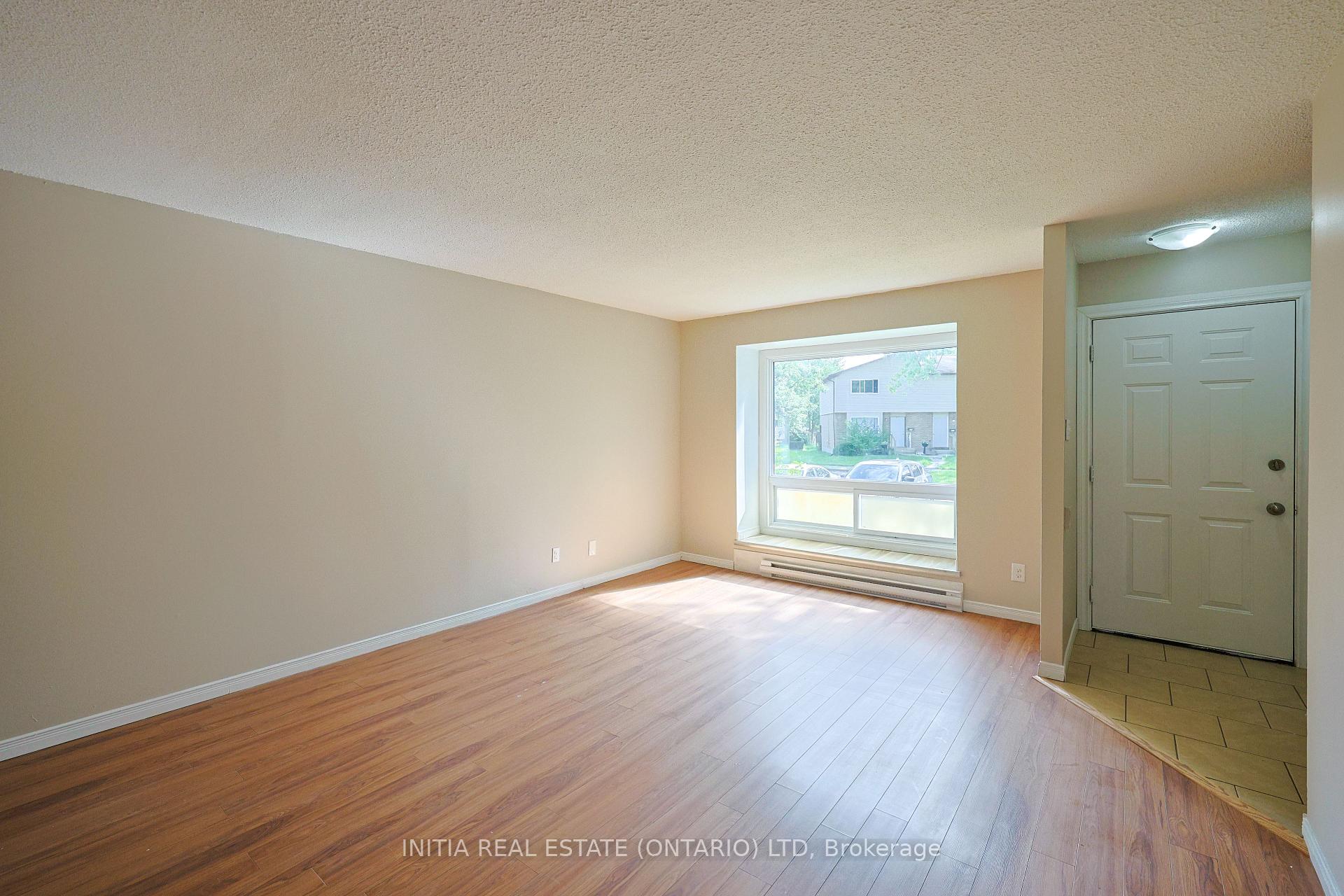 Photo 4 of 253 Hampton Avenue, Sarnia — HOMEH