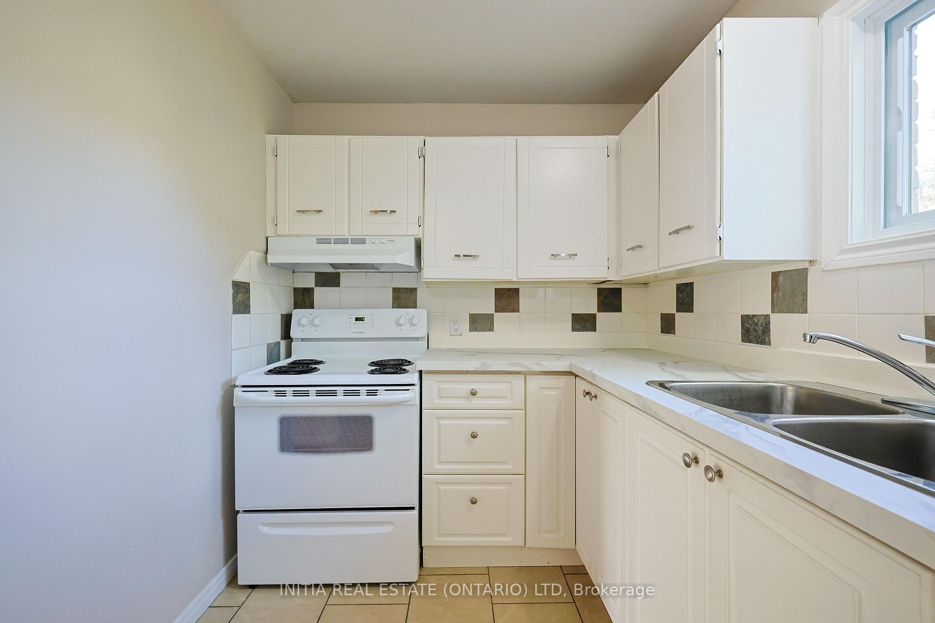 Photo 8 of 253 Hampton Avenue, Sarnia — HOMEH