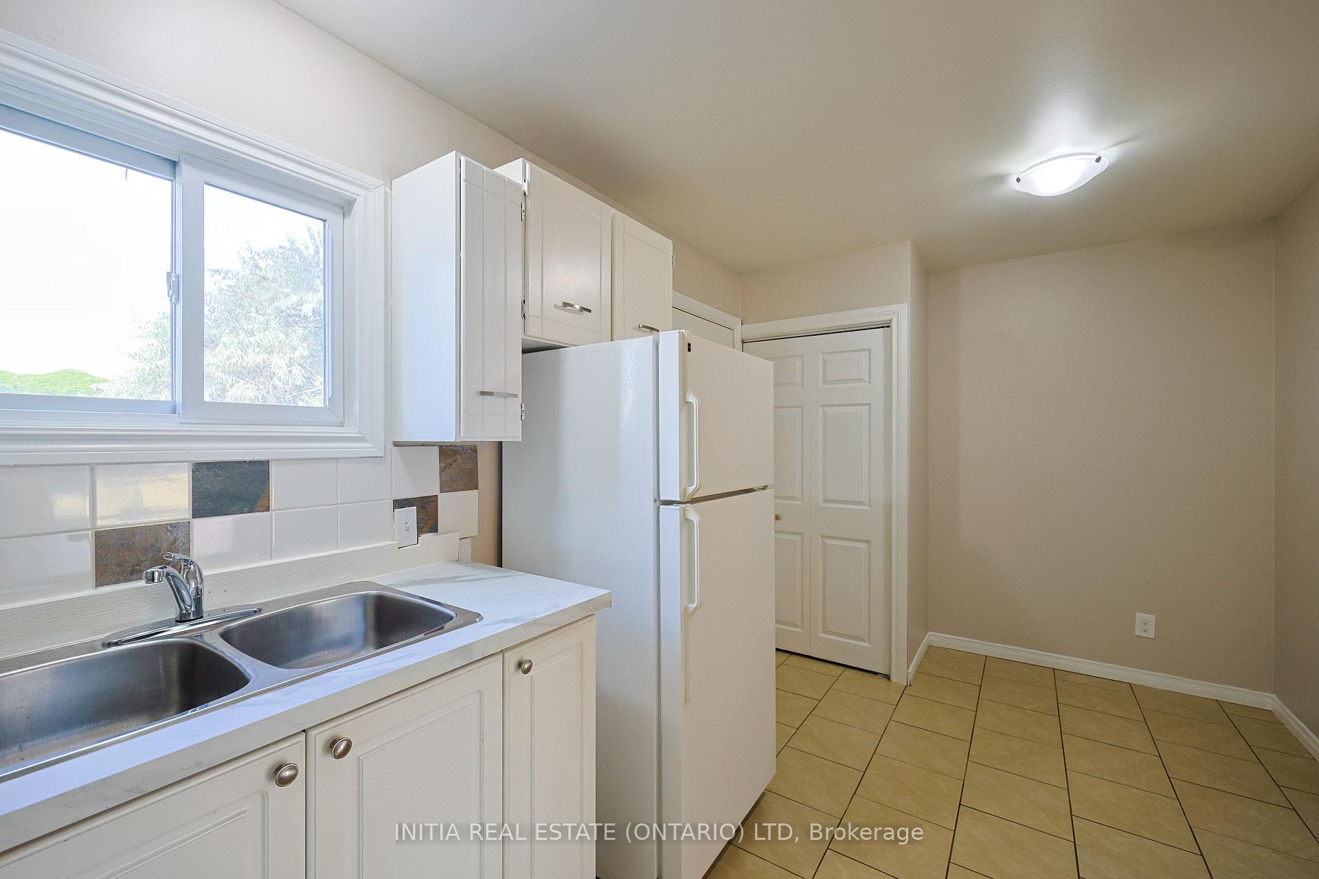 Photo 9 of 253 Hampton Avenue, Sarnia — HOMEH