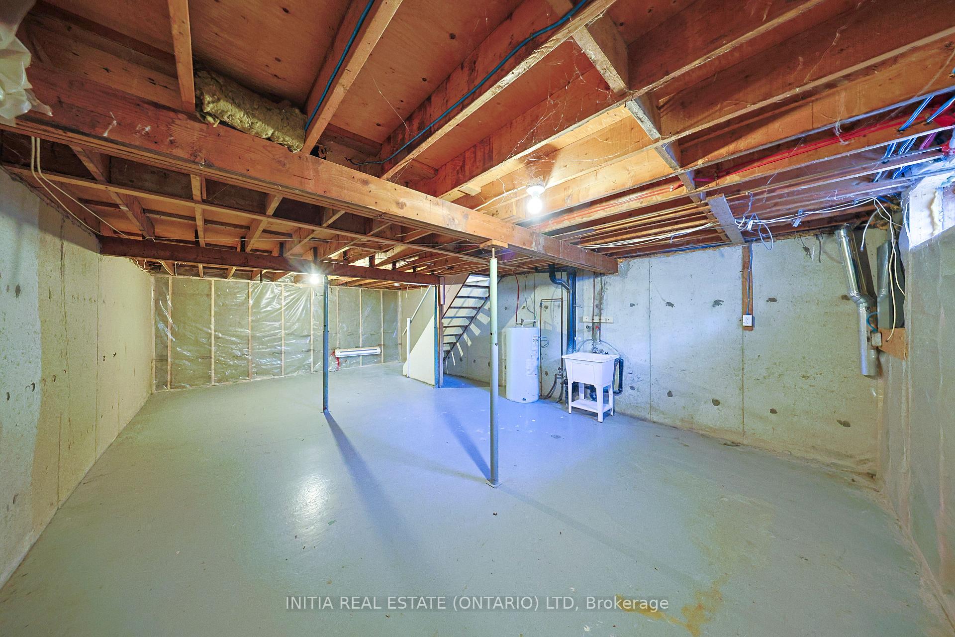Photo 23 of 253 Hampton Avenue, Sarnia — HOMEH