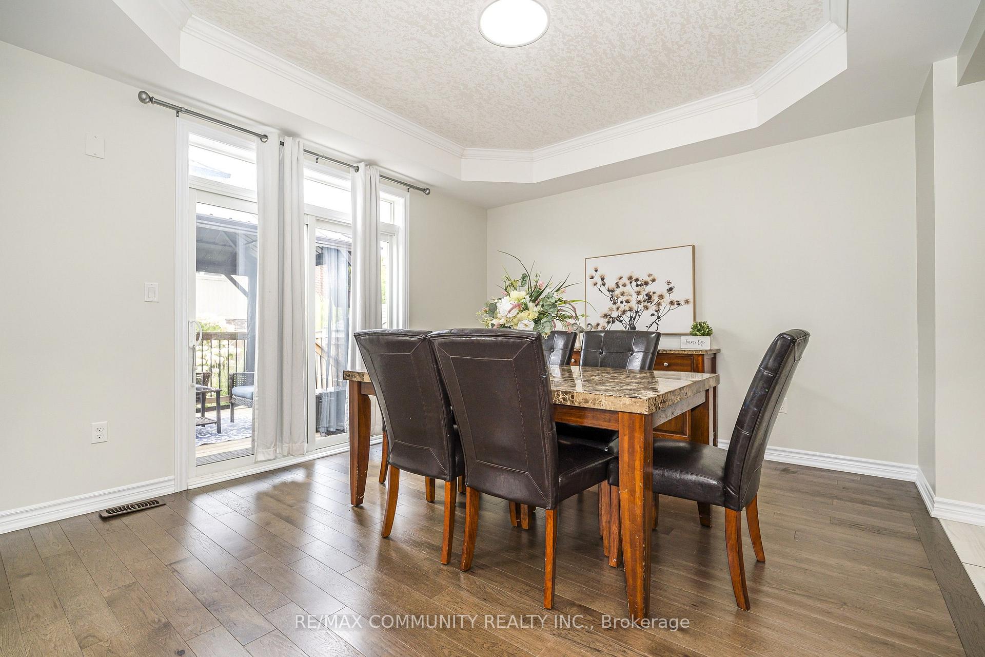 Photo 21 of 23 Holyrod Drive, Clarington, Courtice — HOMEH