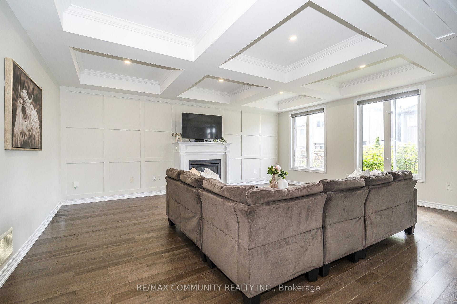 Photo 22 of 23 Holyrod Drive, Clarington, Courtice — HOMEH