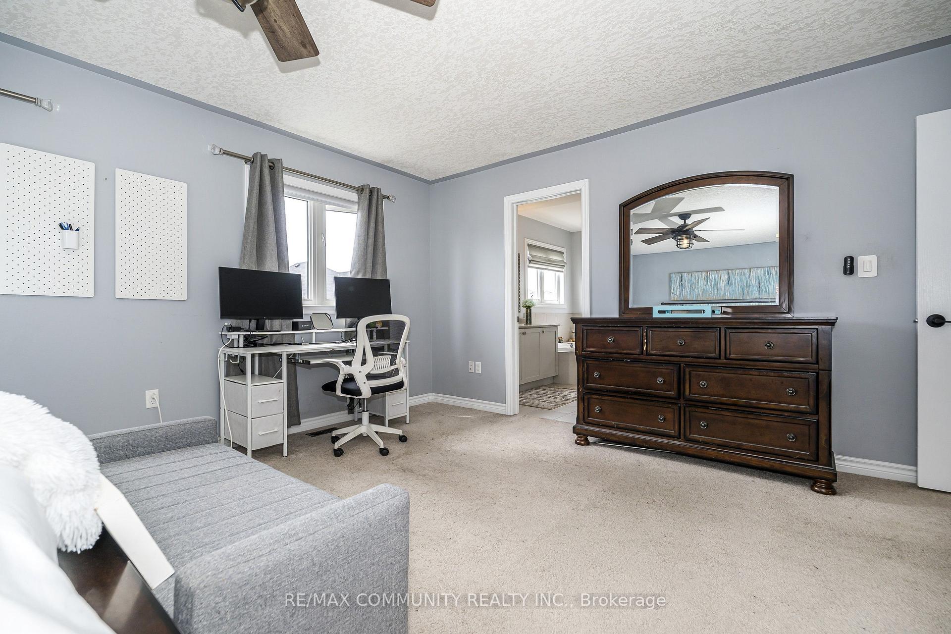 Photo 30 of 23 Holyrod Drive, Clarington, Courtice — HOMEH