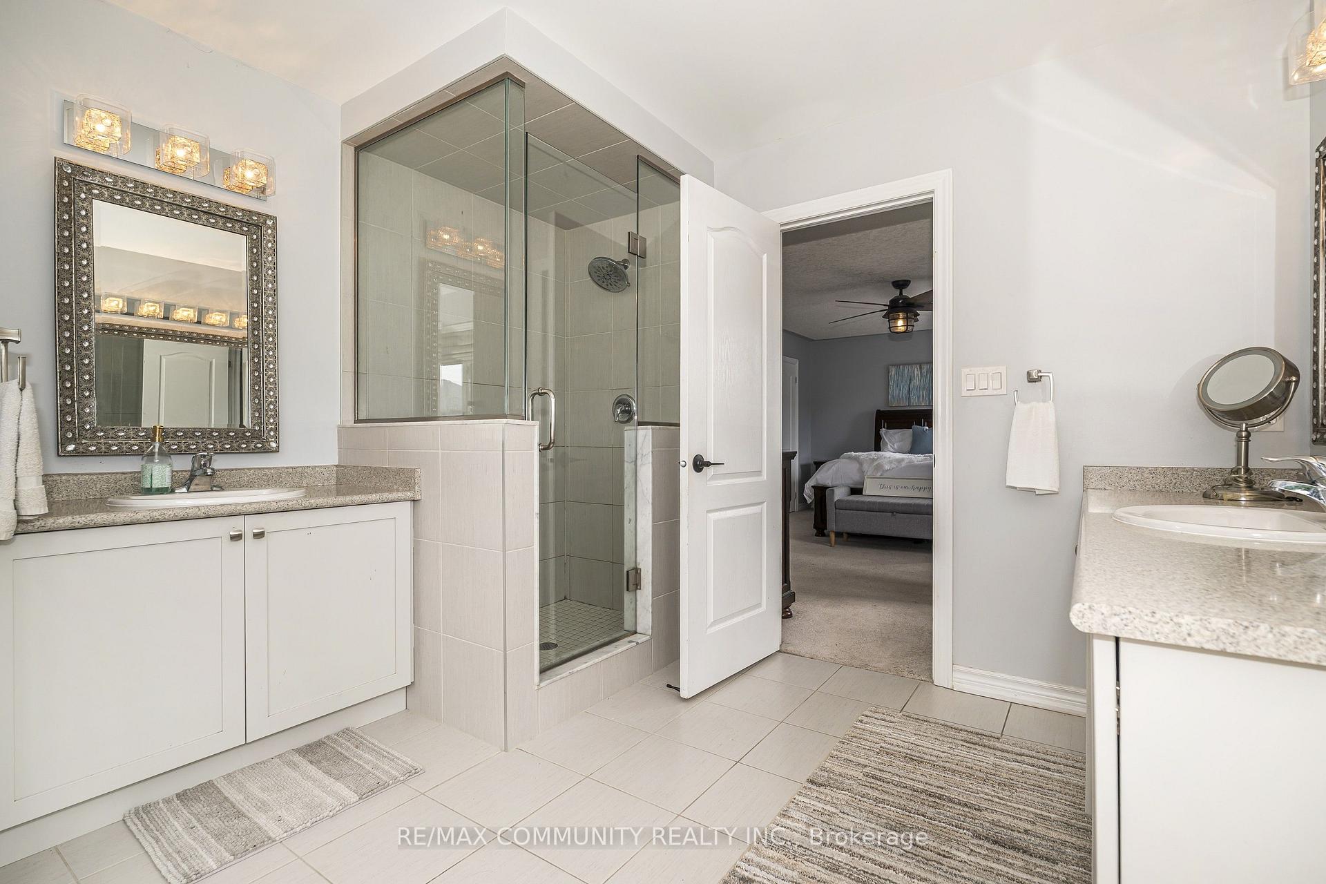 Photo 33 of 23 Holyrod Drive, Clarington, Courtice — HOMEH