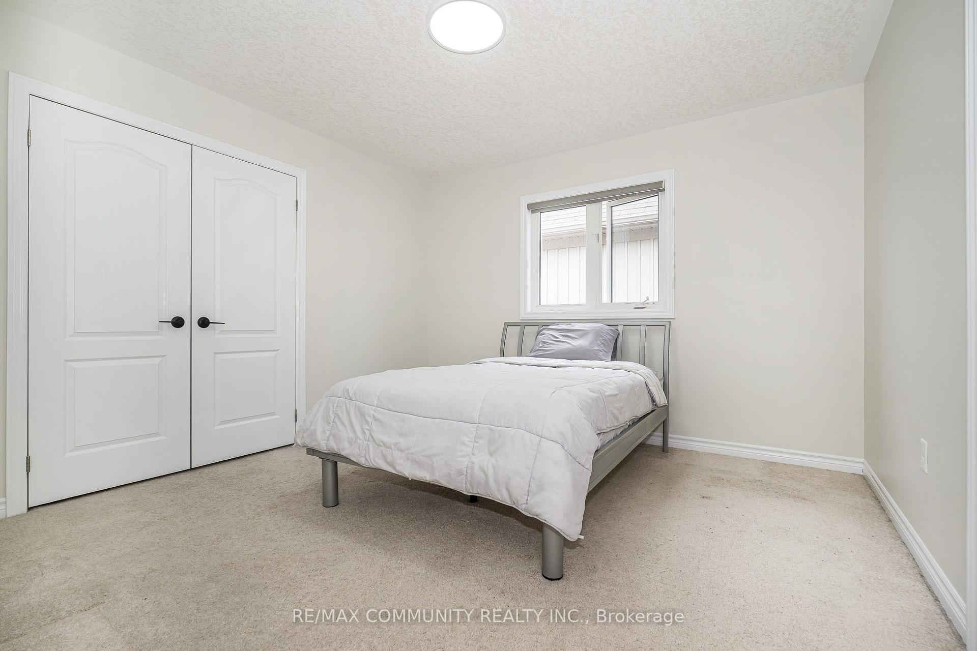 Photo 34 of 23 Holyrod Drive, Clarington, Courtice — HOMEH